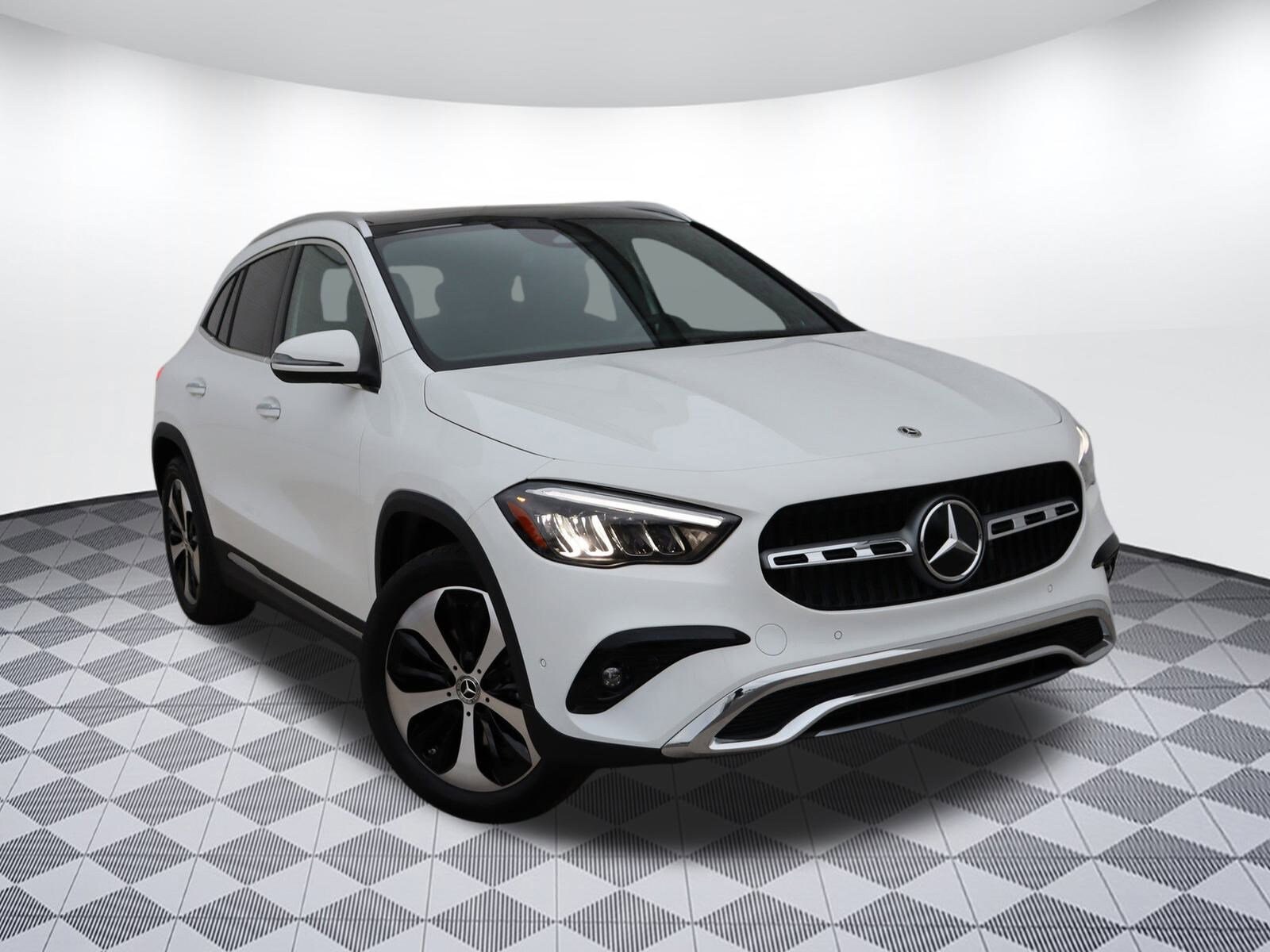 2025 Mercedes Benz GLA 250 photo 2