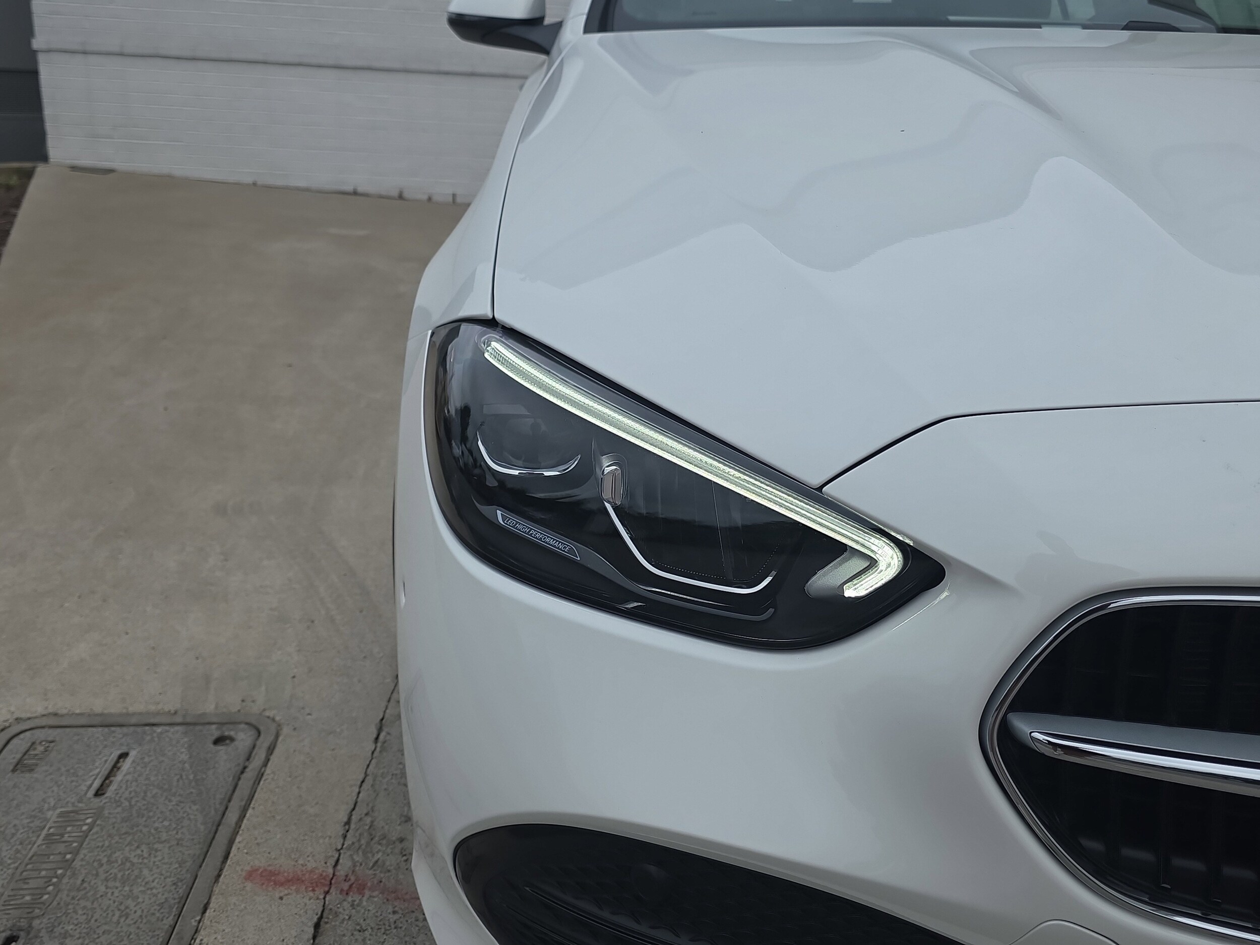 2025 Mercedes Benz C 300 4MATIC photo 2