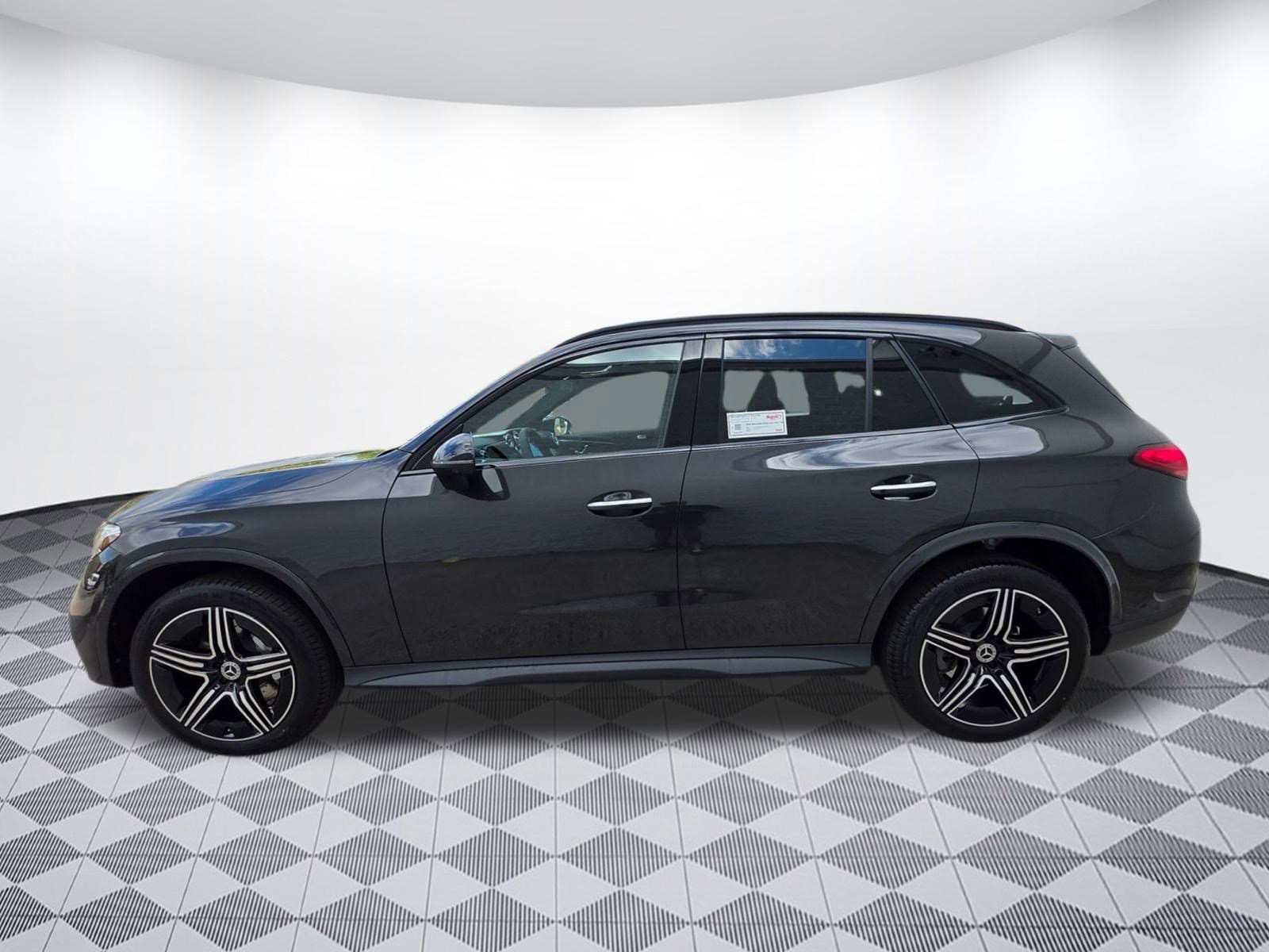 2026 Mercedes Benz GLC 300 4MATIC photo 2