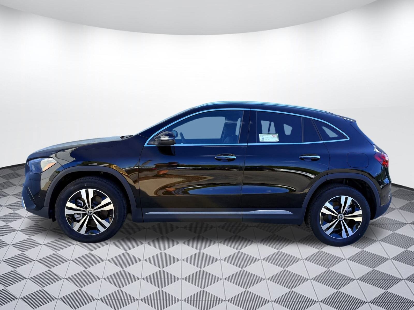 2025 Mercedes Benz GLA 250 photo 2