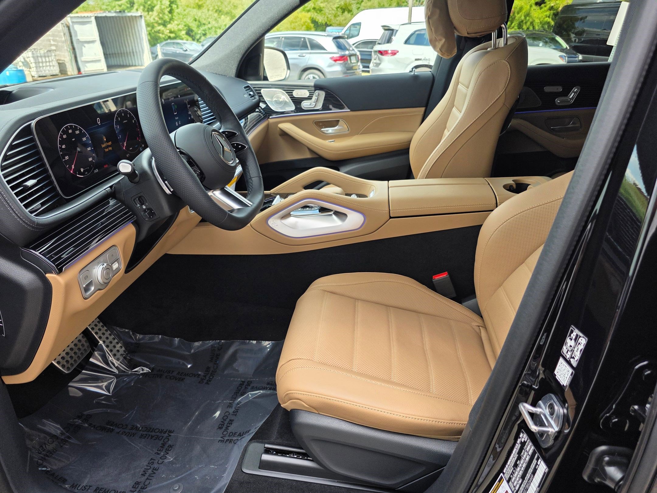 2026 Mercedes Benz GLS 450 4MATIC photo 2
