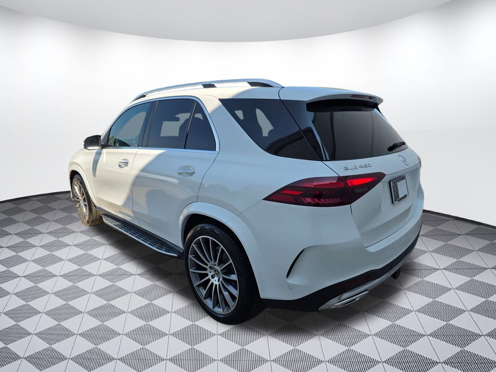 2026 Mercedes Benz GLE 450 4MATIC photo 3