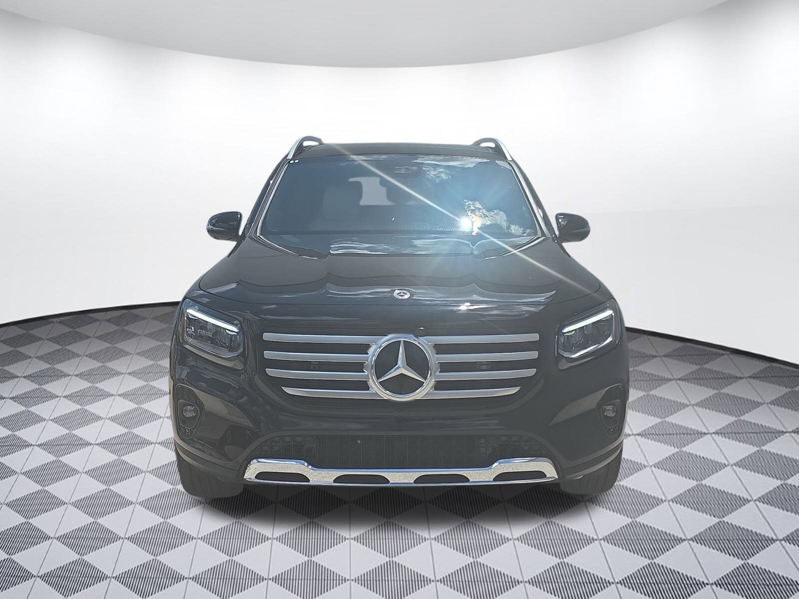 2025 Mercedes Benz GLB 250 photo 2