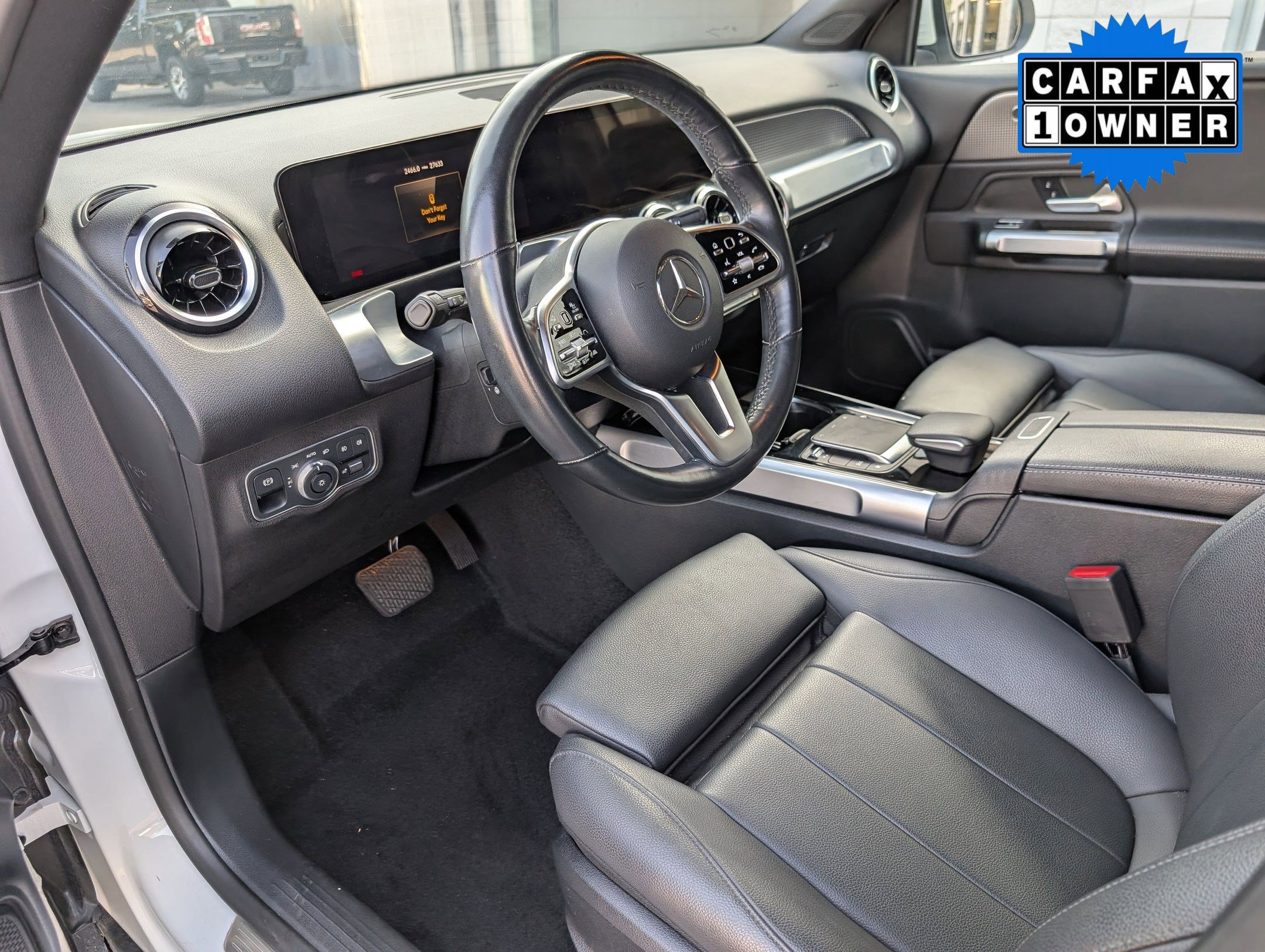 2023 Mercedes Benz GLB 250 4MATIC photo 3