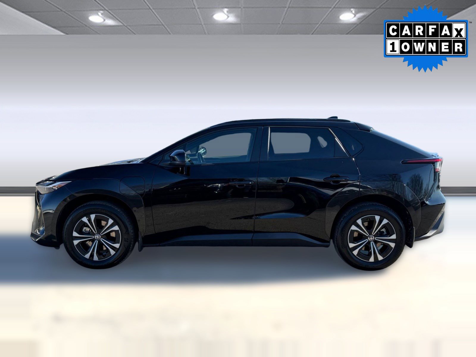 Used 2025 Toyota bZ4X XLE with VIN JTMABACA9SA105450 for sale in Franklin, TN