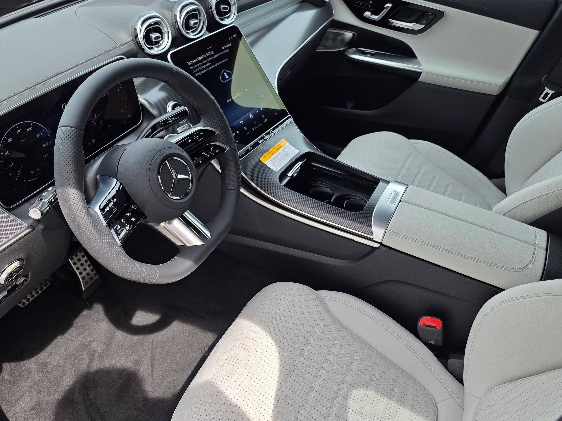 2026 Mercedes Benz GLC 300 4MATIC photo 3