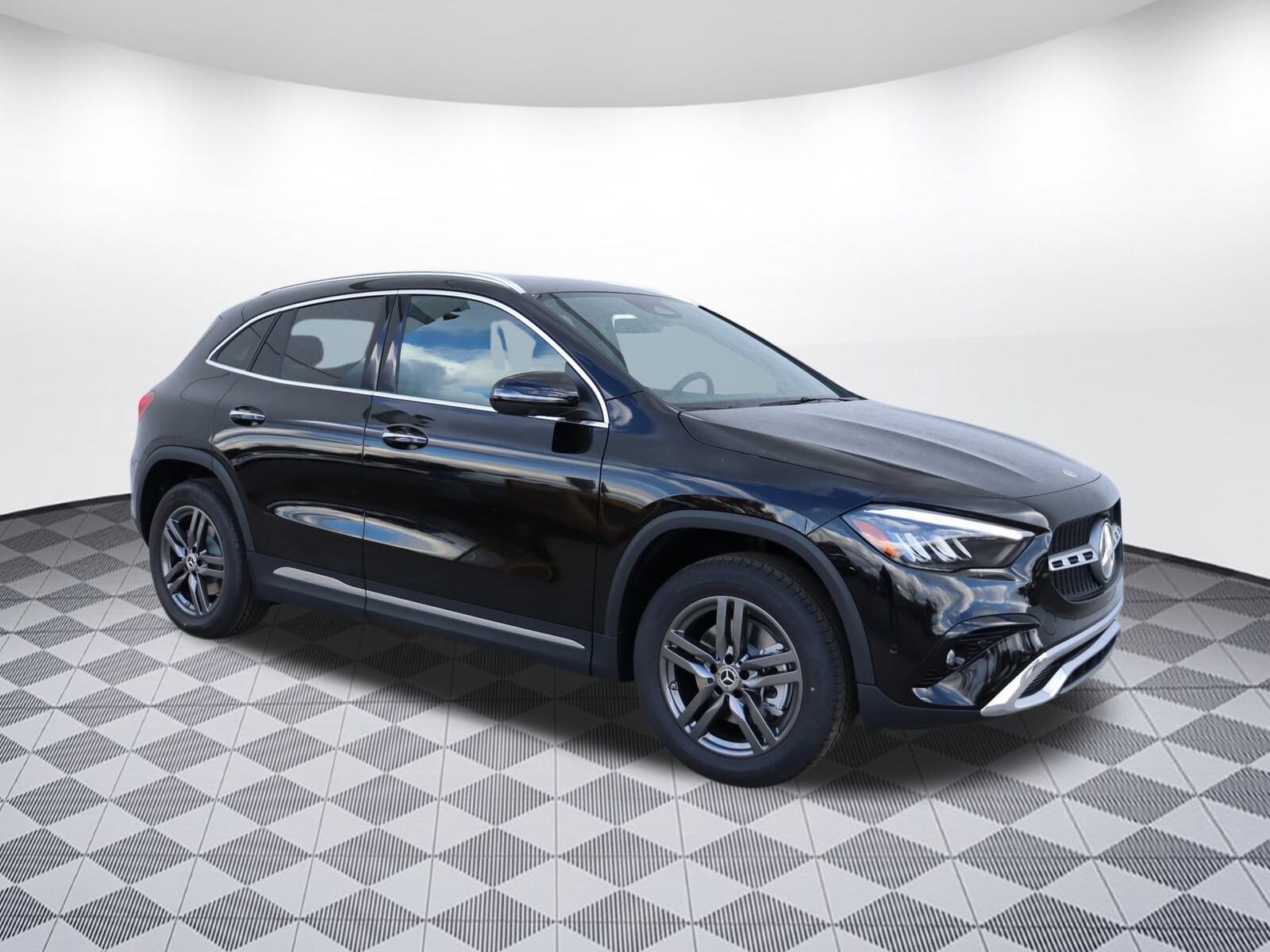 2025 Mercedes Benz GLA 250 photo 3