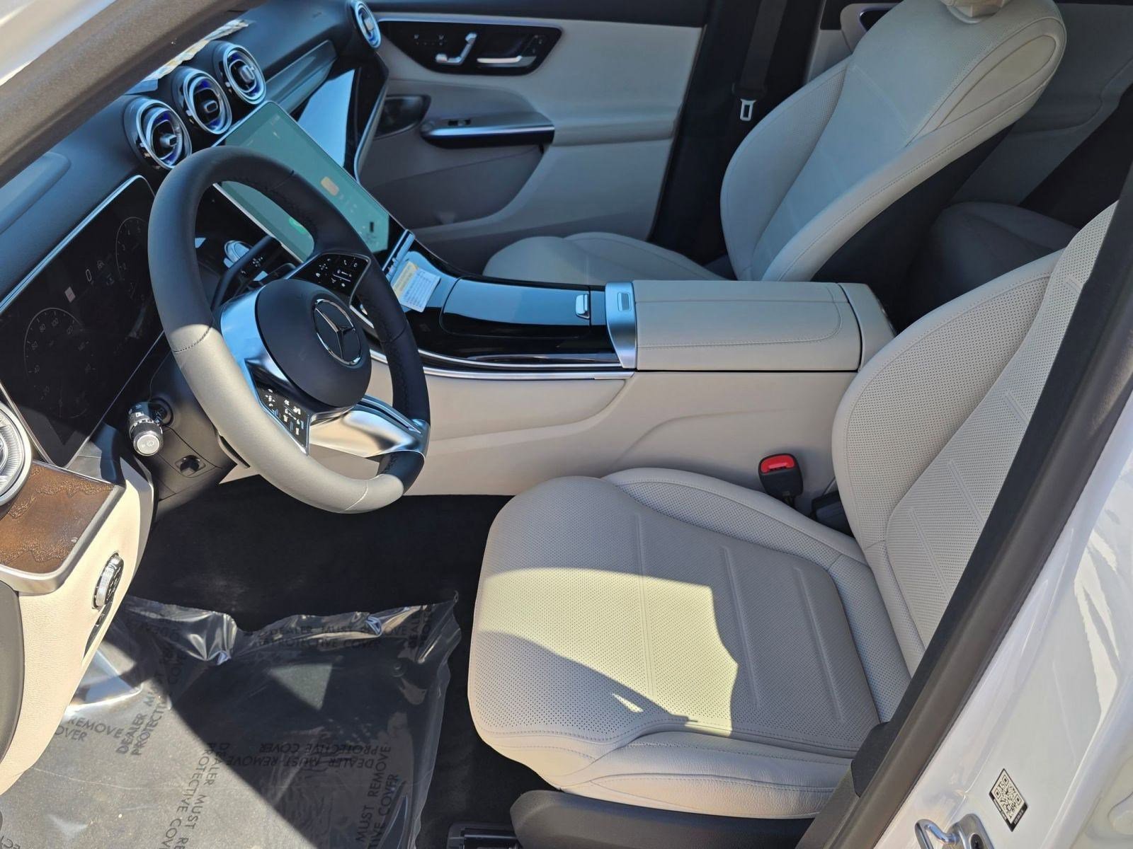 2026 Mercedes Benz GLC 300 4MATIC photo 3