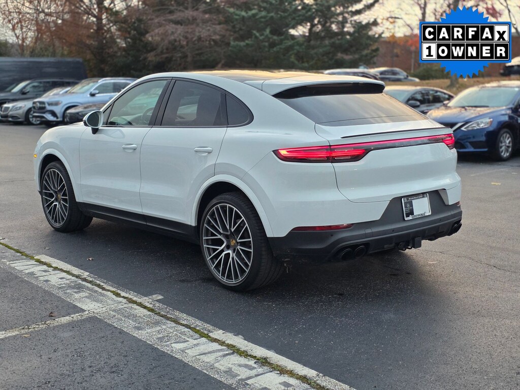 2020 Porsche Cayenne Coupe photo 2