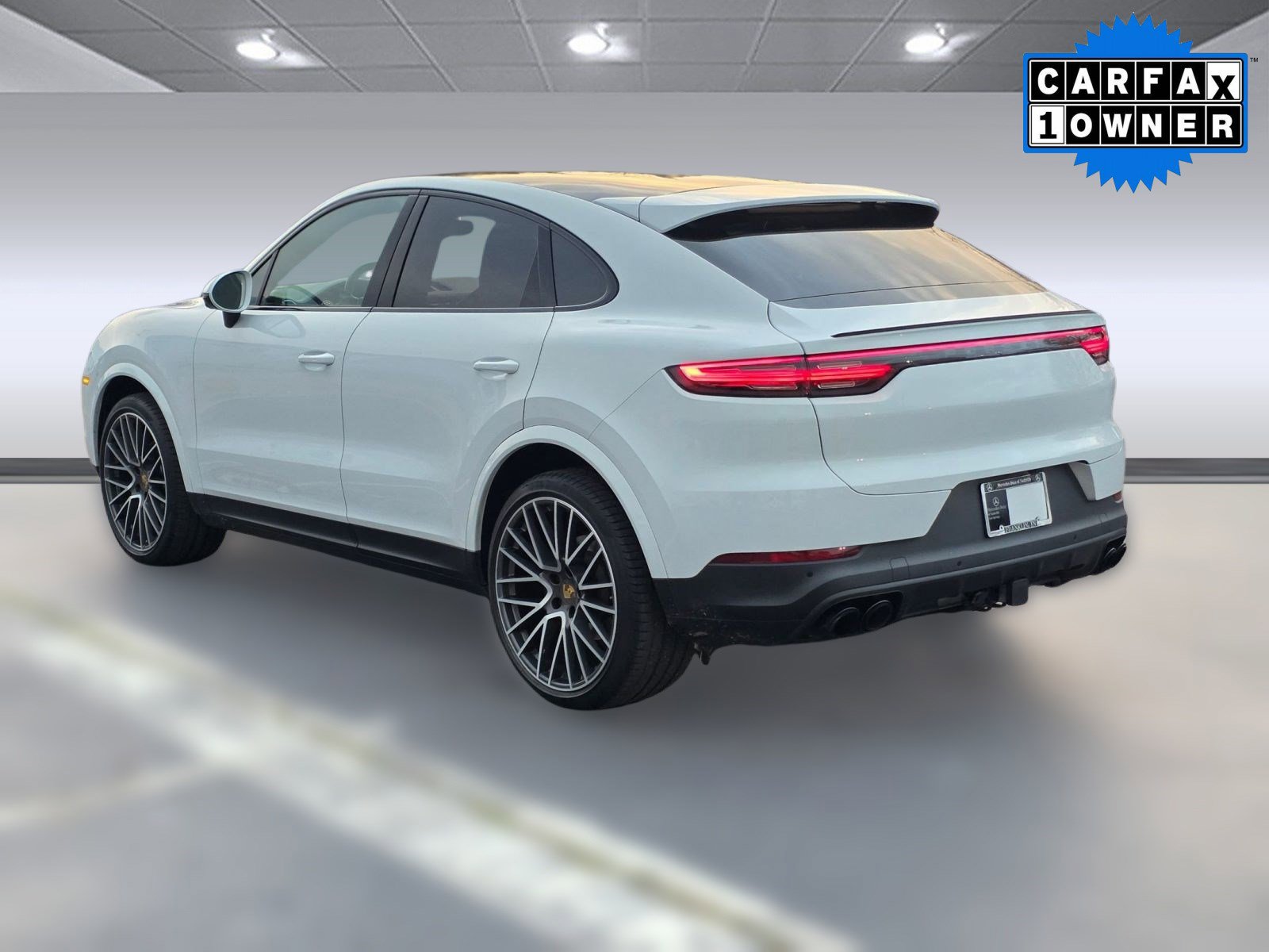 2020 Porsche Cayenne Coupe photo 2