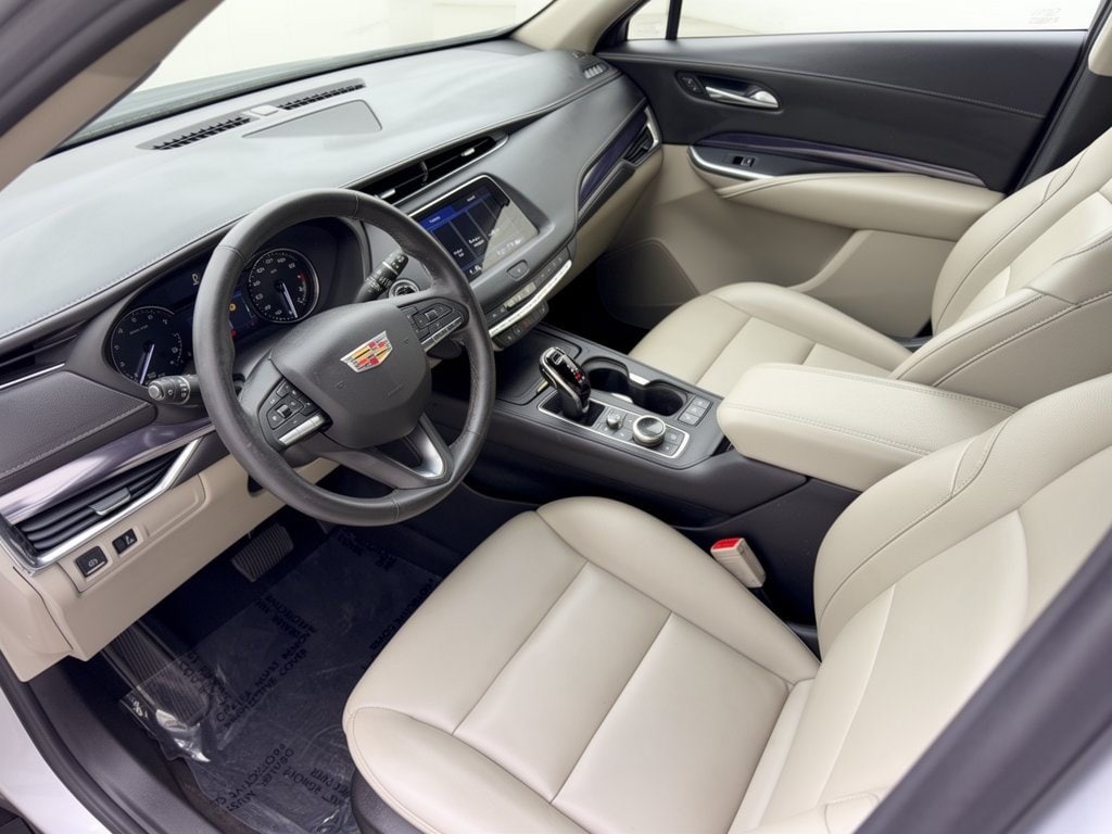 Used 2022 CADILLAC XT4 FWD Luxury SUV