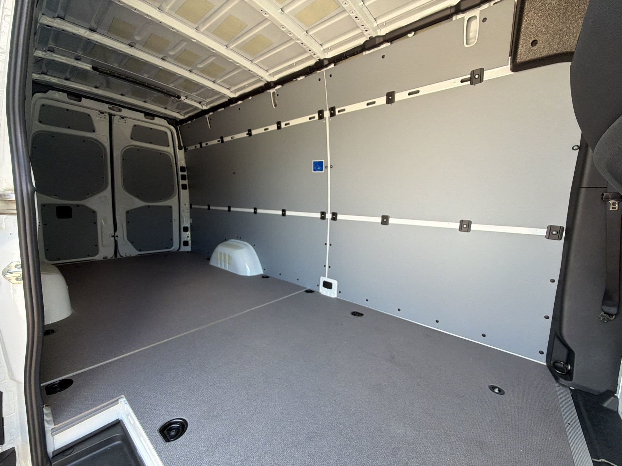 2025 Mercedes-Benz Sprinter Crew Van Base - Photo 26