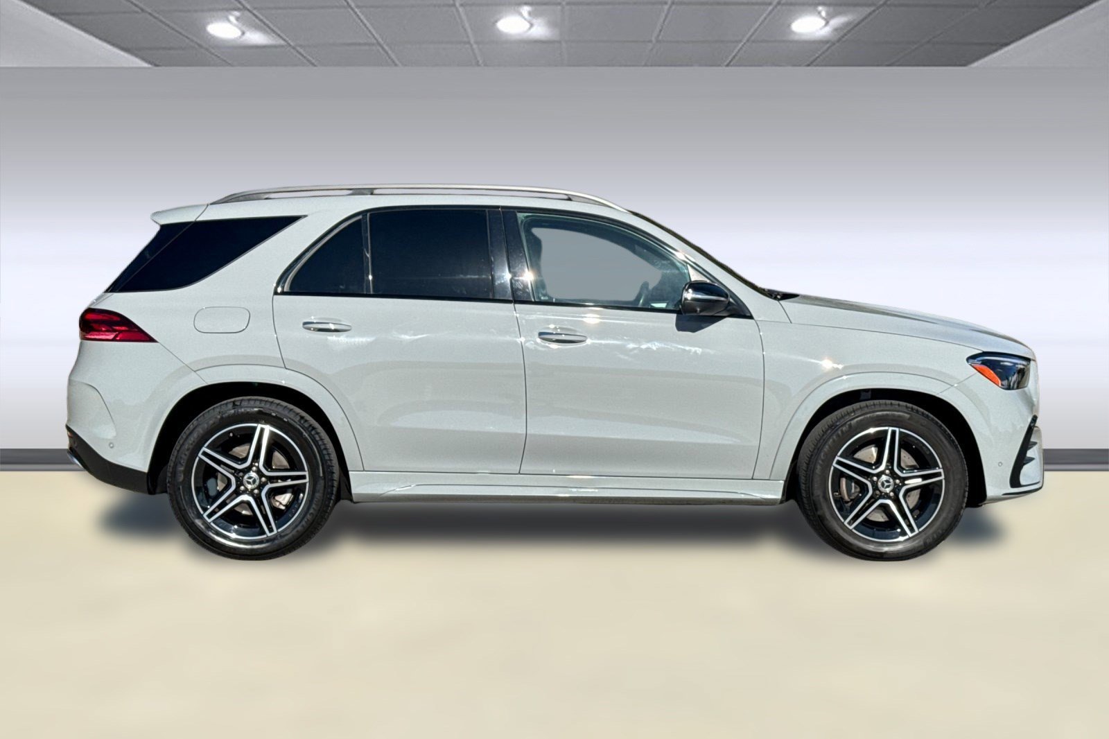 2024 Mercedes Benz GLE 450 4MATIC photo 2