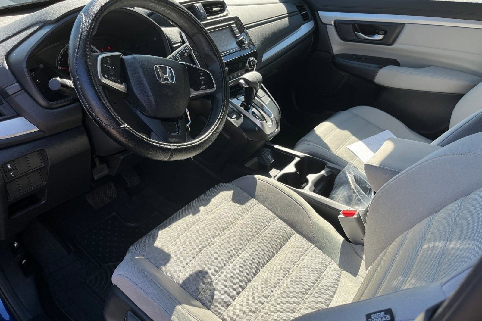 2017 Honda CR-V LX photo 3
