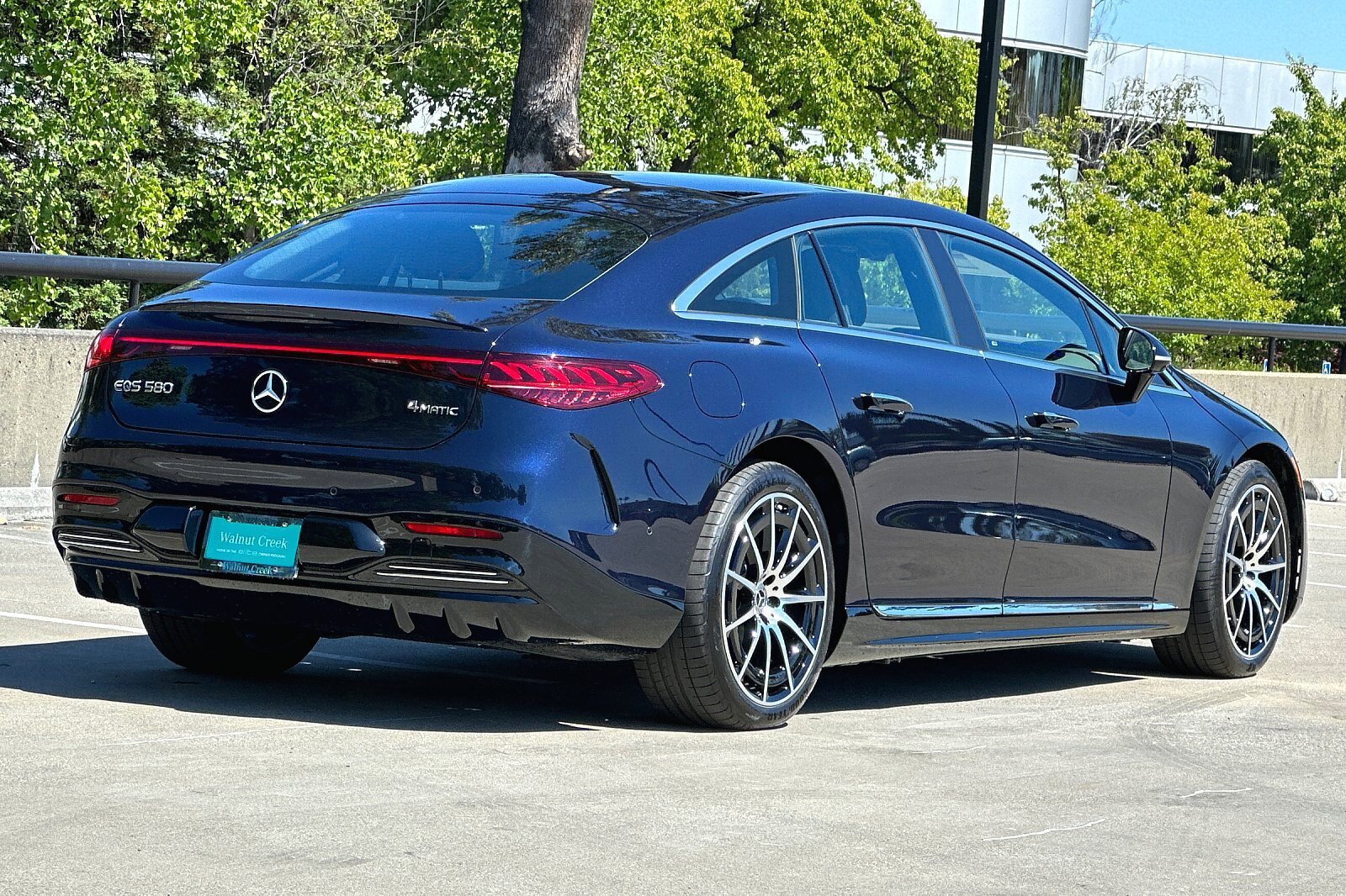 2022 Mercedes Benz EQS-Class Sedan photo 3