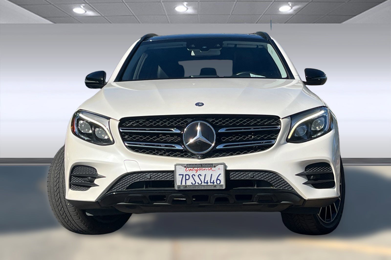 2016 Mercedes Benz GLC 4MATIC 300 photo 3
