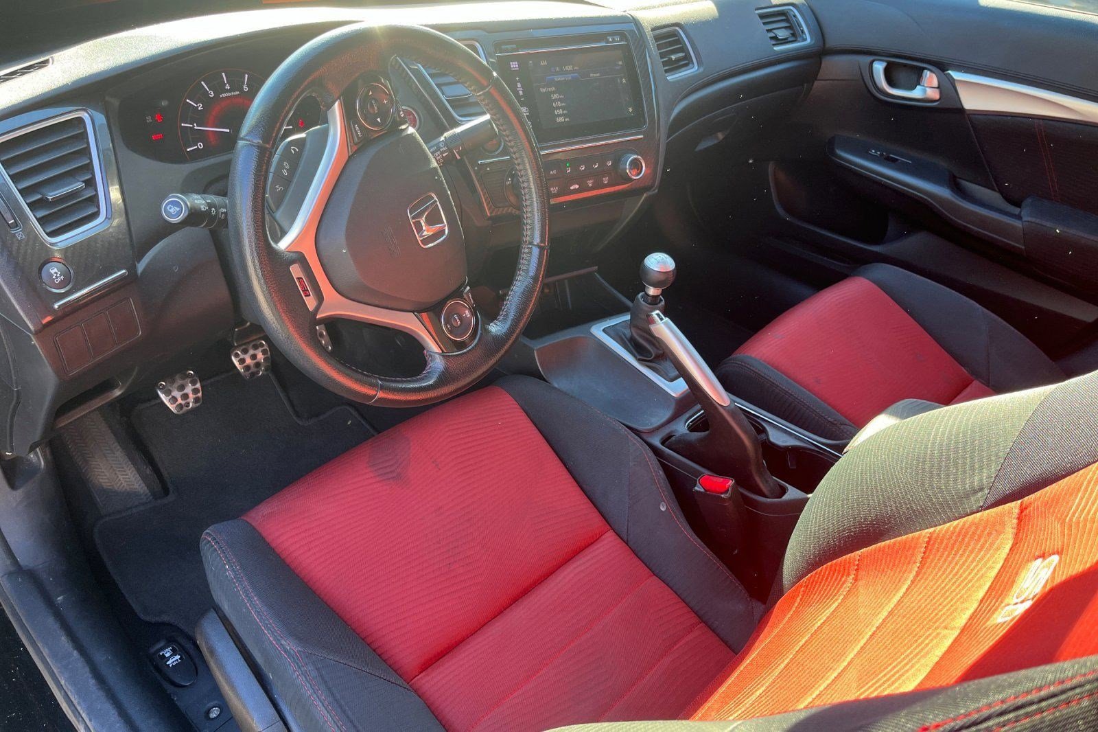 2015 Honda Civic Si photo 2