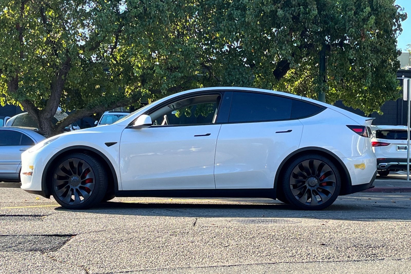 Used 2022 Tesla Model Y Performance with VIN 7SAYGDEF3NF383141 for sale in Northfield, Minnesota