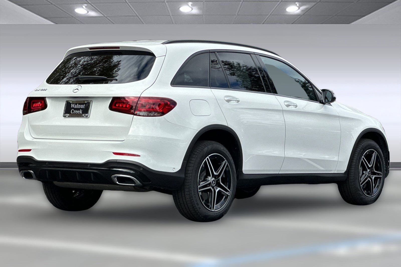 2022 Mercedes Benz GLC 300 photo 3
