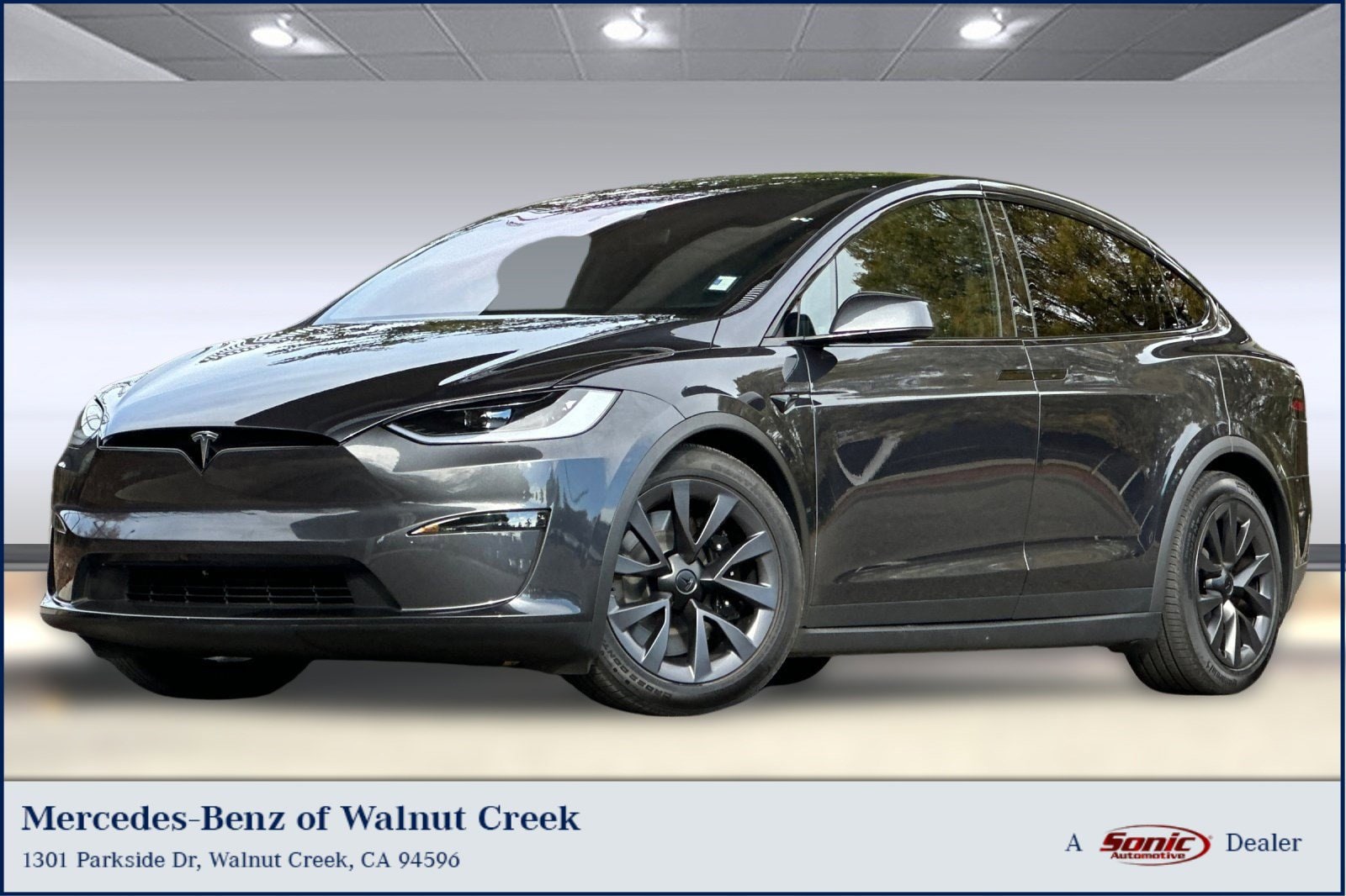 2024 Tesla Model X Long Range's photo
