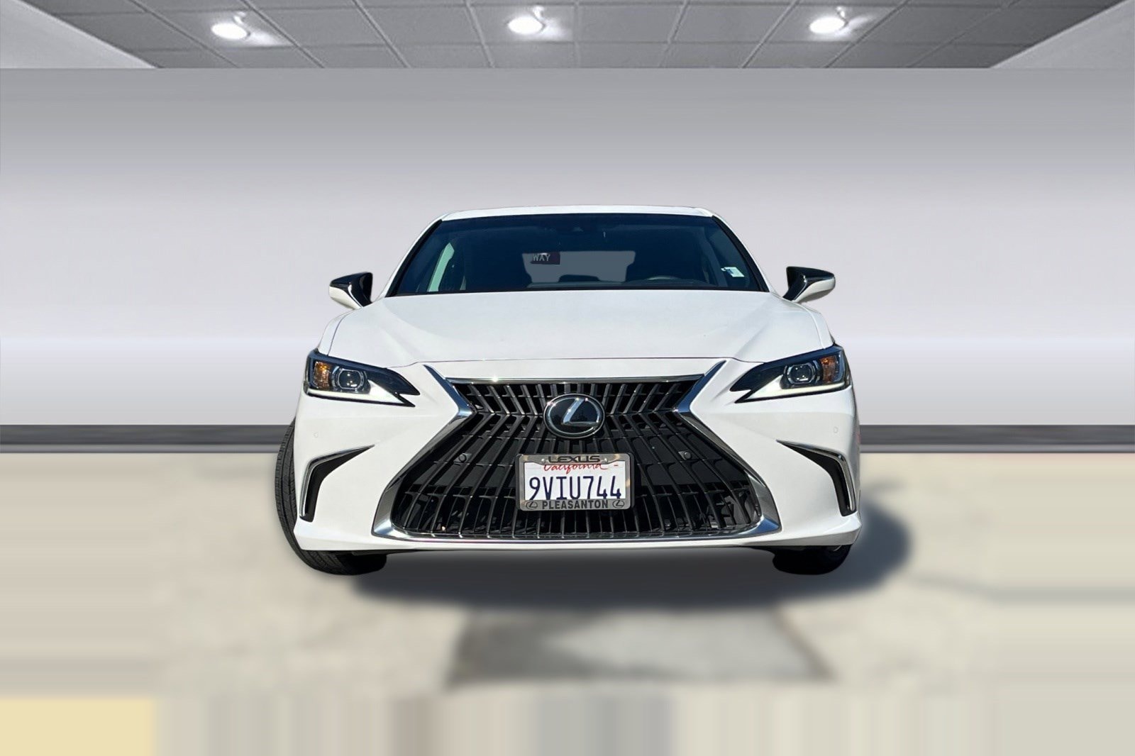 2025 LEXUS ES 300h FWD photo 4
