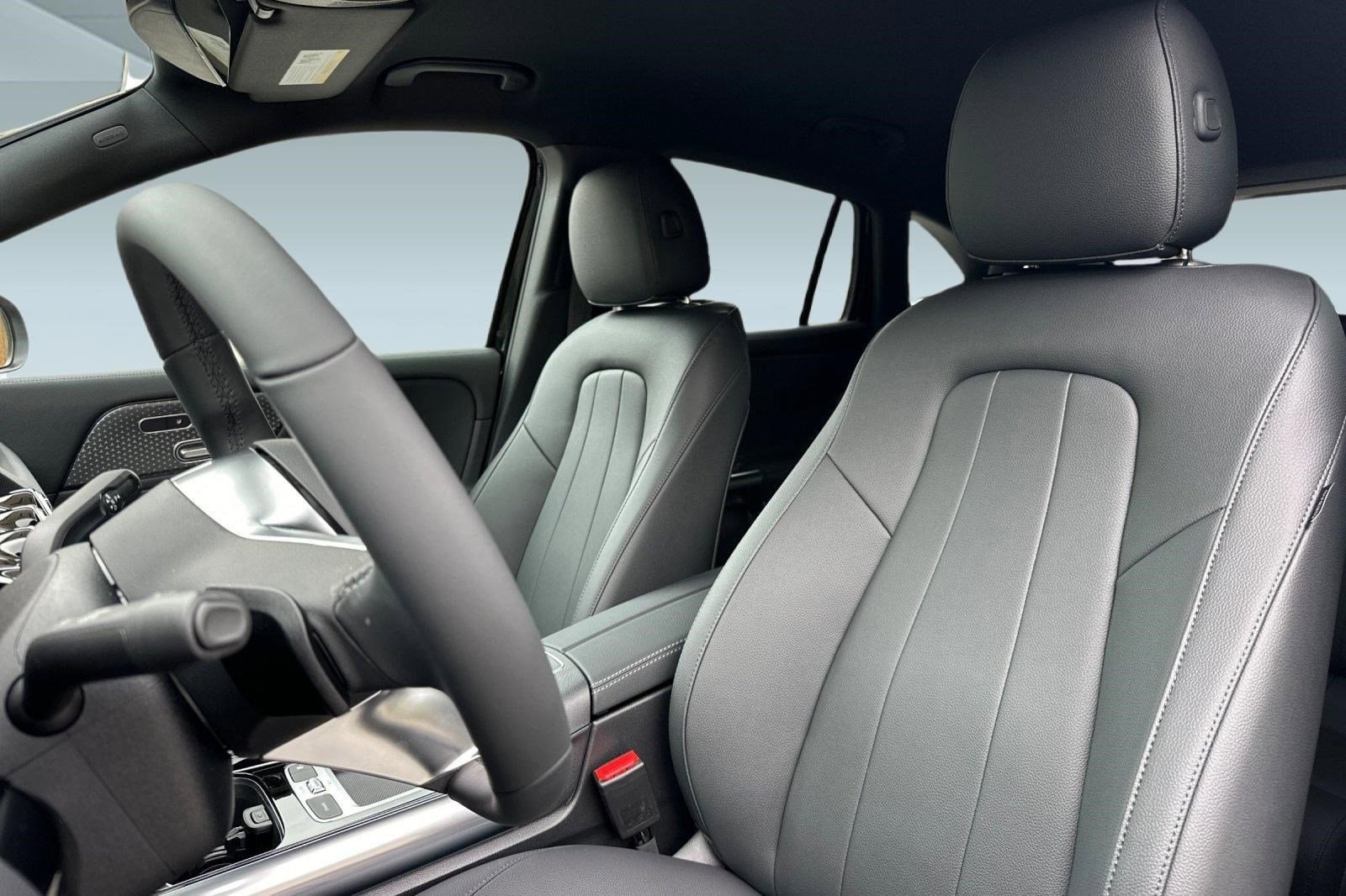 2026 Mercedes-Benz GLA 250 SUV photo 4