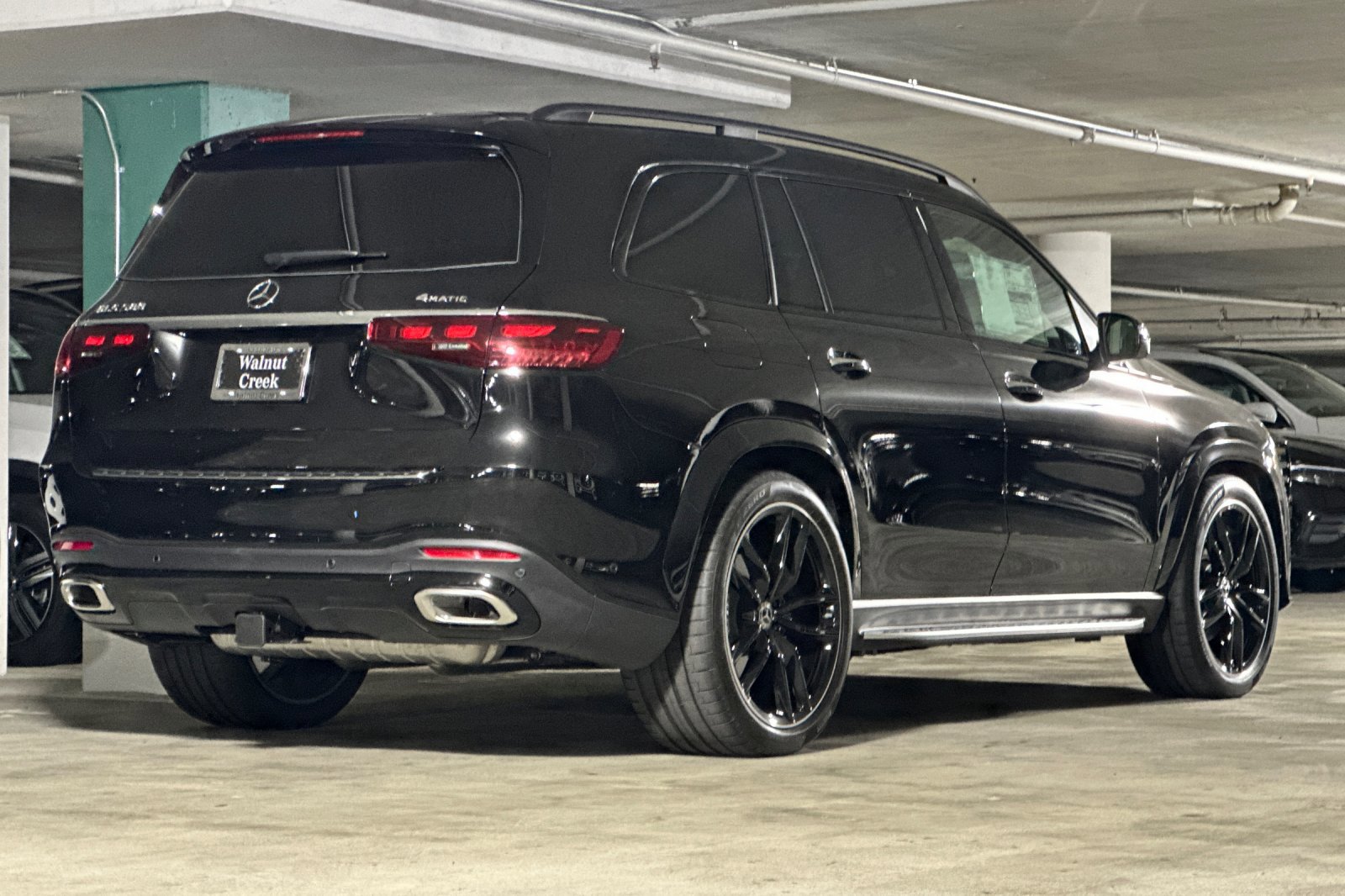 2025 Mercedes Benz GLS 580 4MATIC photo 3