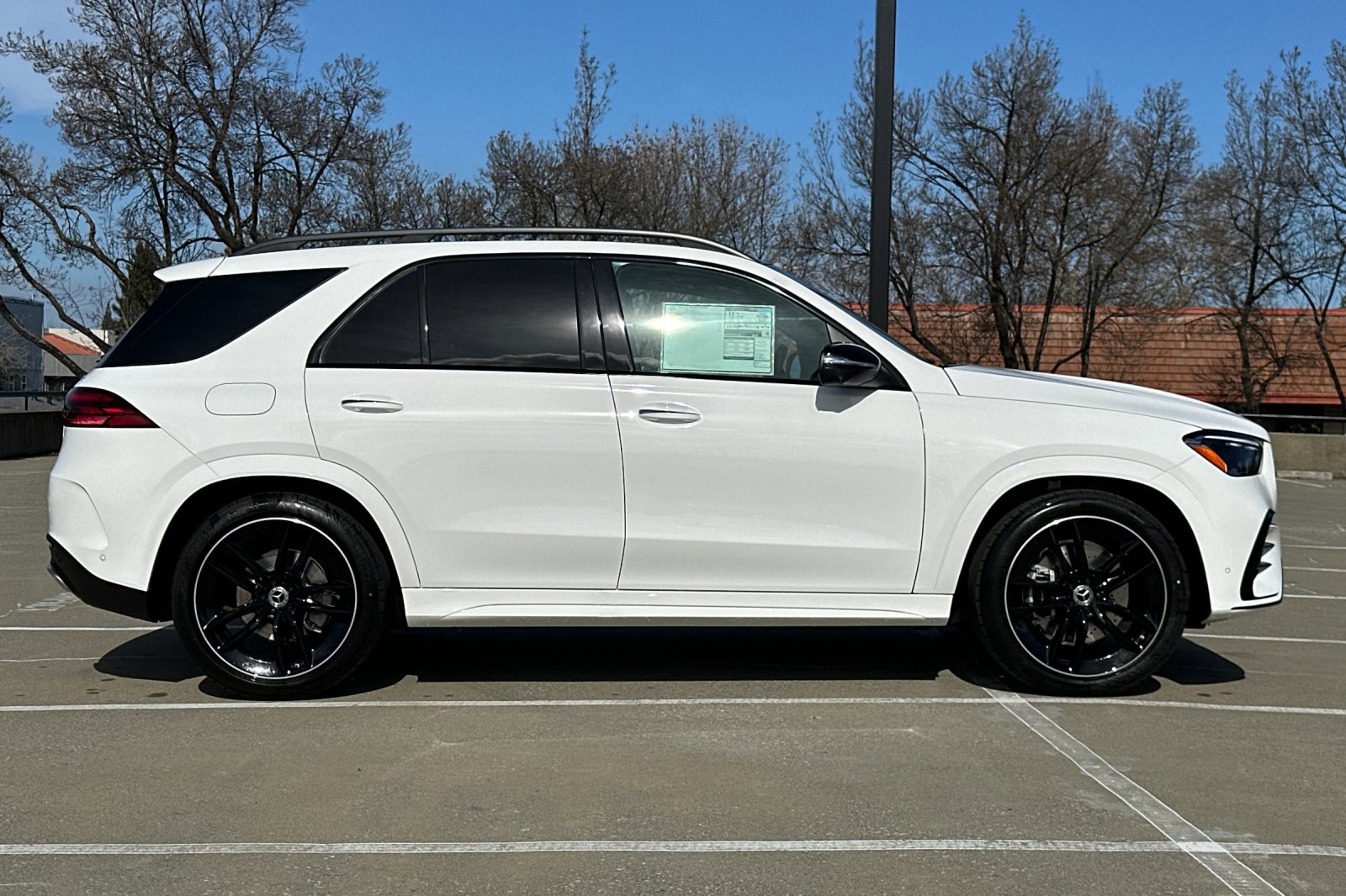 2025 Mercedes Benz GLE 580 photo 3