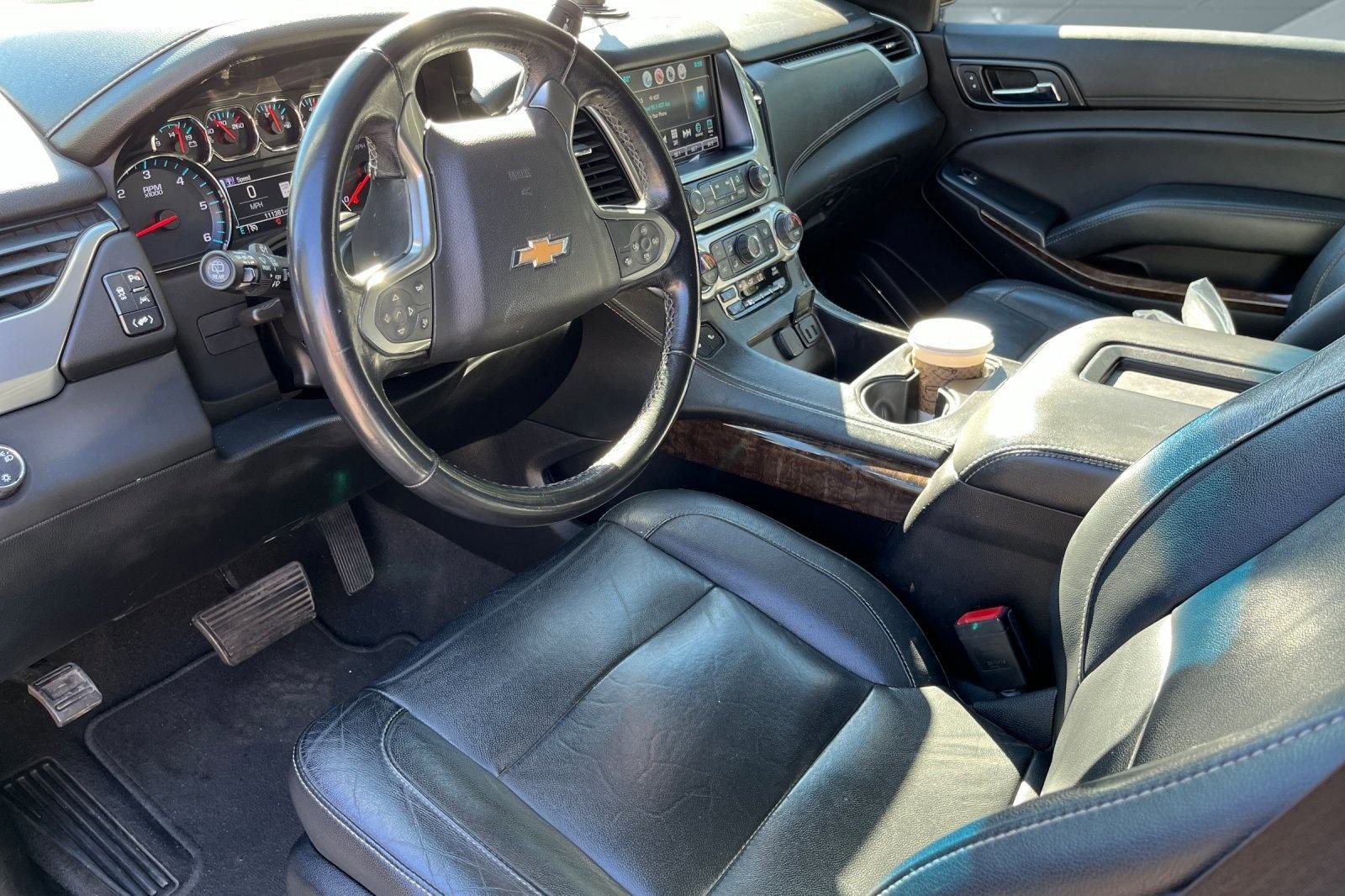 2020 Chevrolet Tahoe LT photo 3