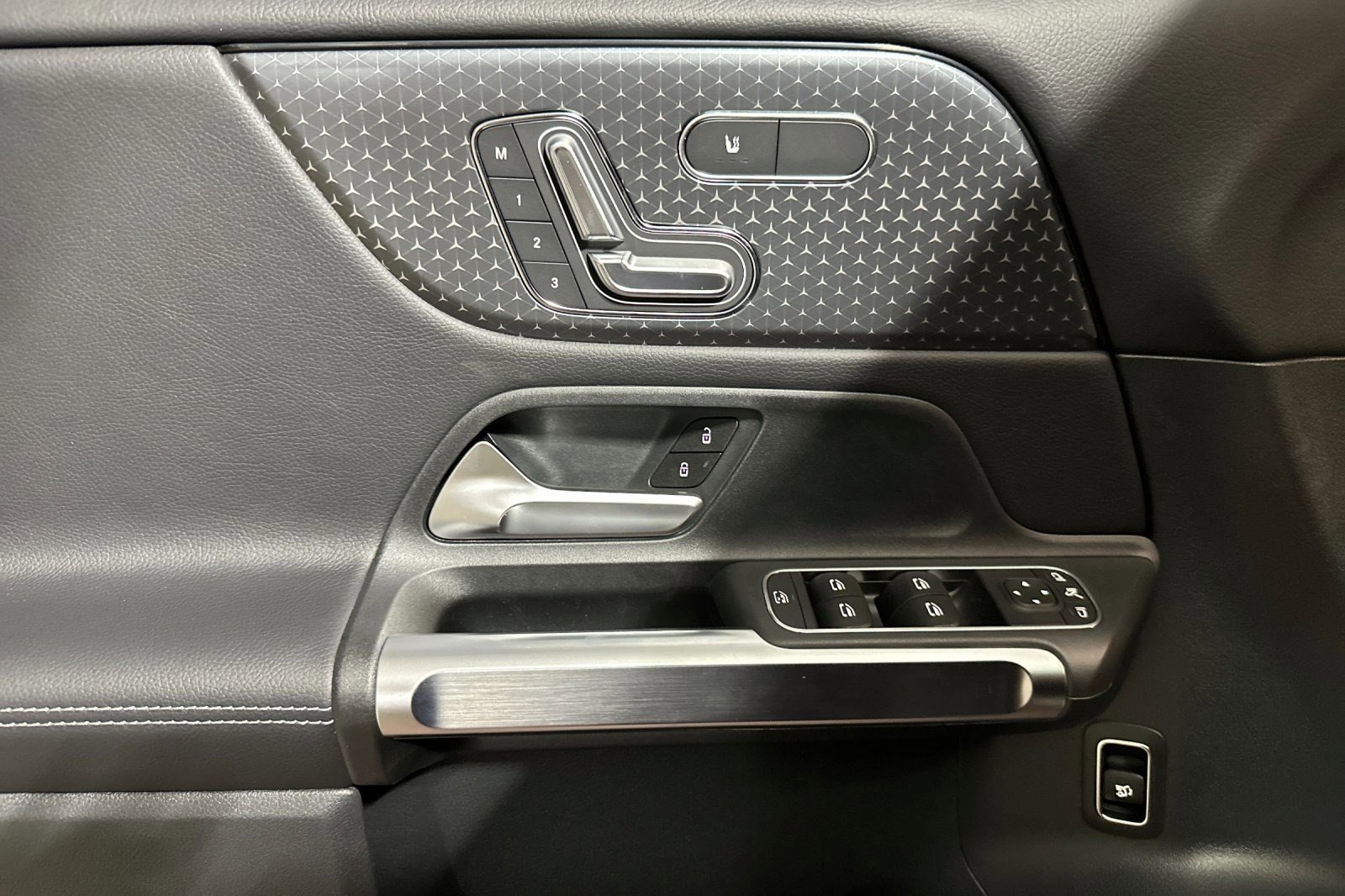 2026 Mercedes-Benz GLB GLB 250 - Photo 12
