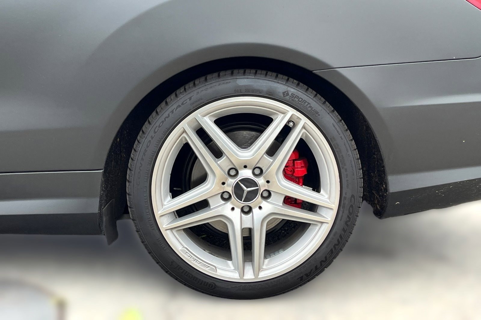 2011 Mercedes-Benz E-Class Coupe photo 6