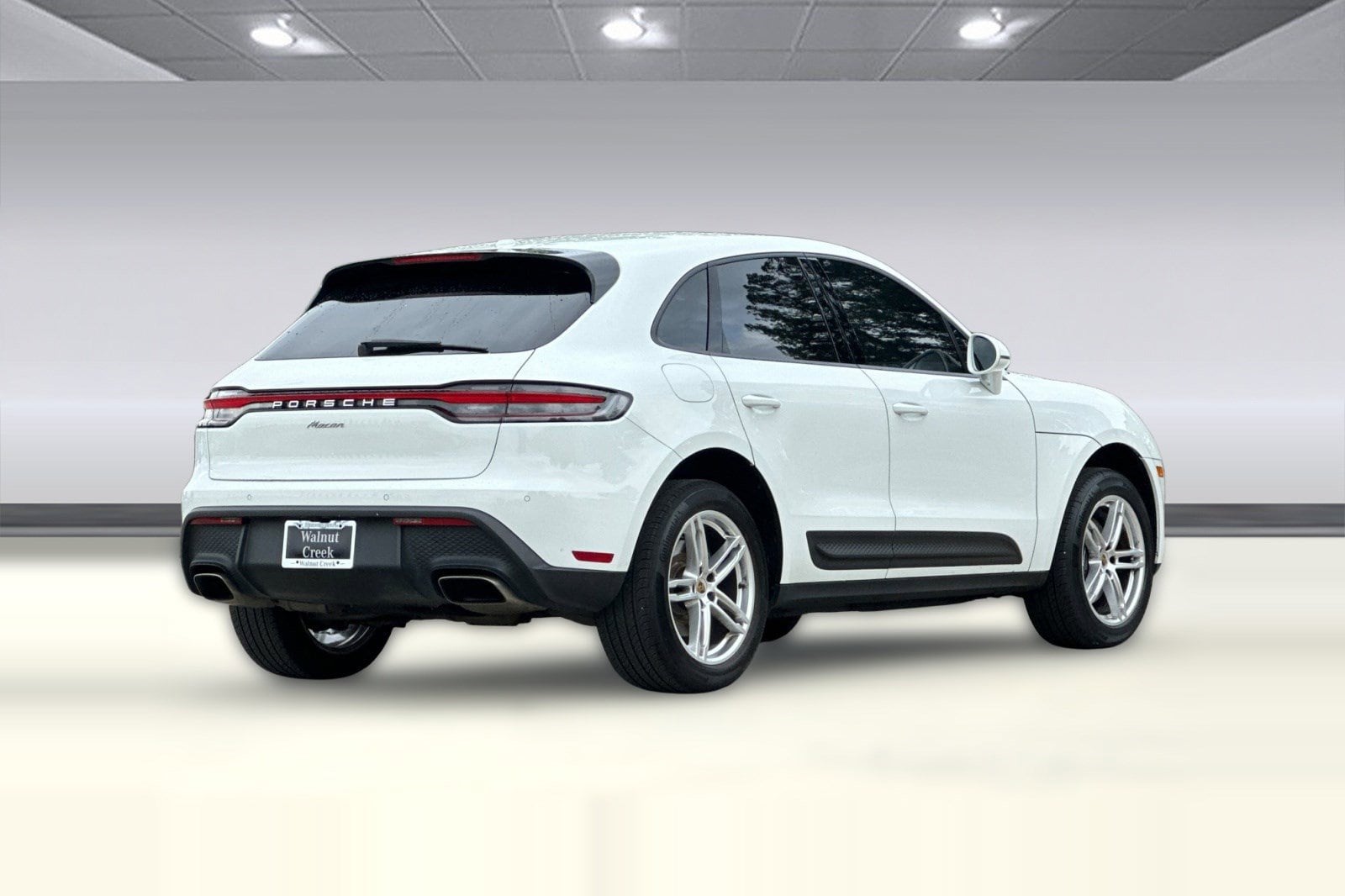 2023 Porsche Macan AWD photo 3