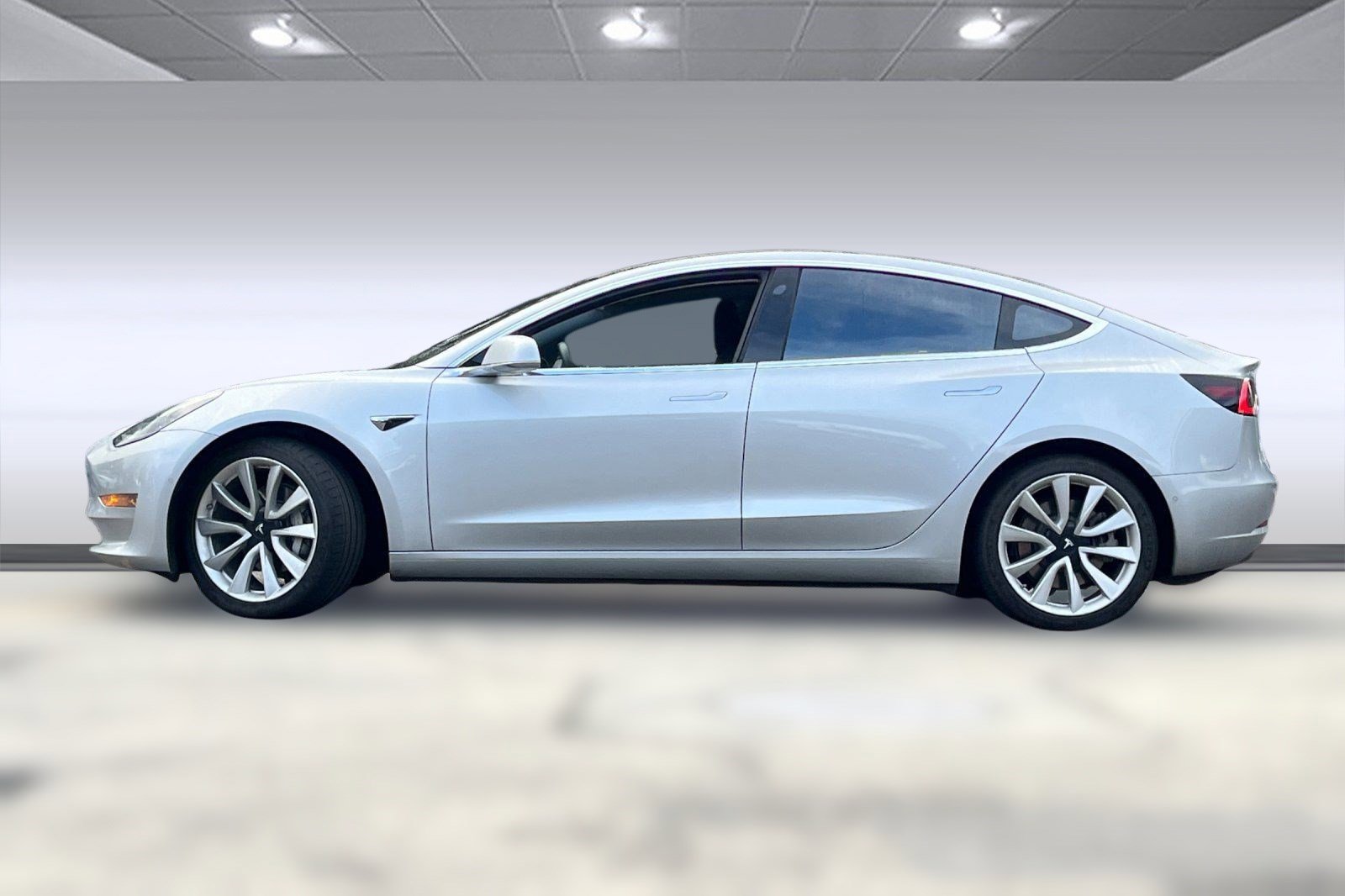 2018 Tesla Model 3 Long Range photo 2