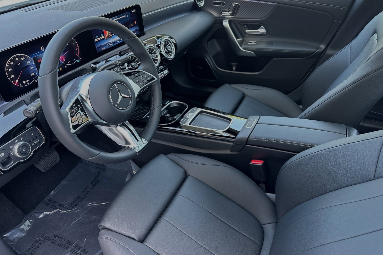 2025 Mercedes Benz CLA 250 4MATIC photo 4