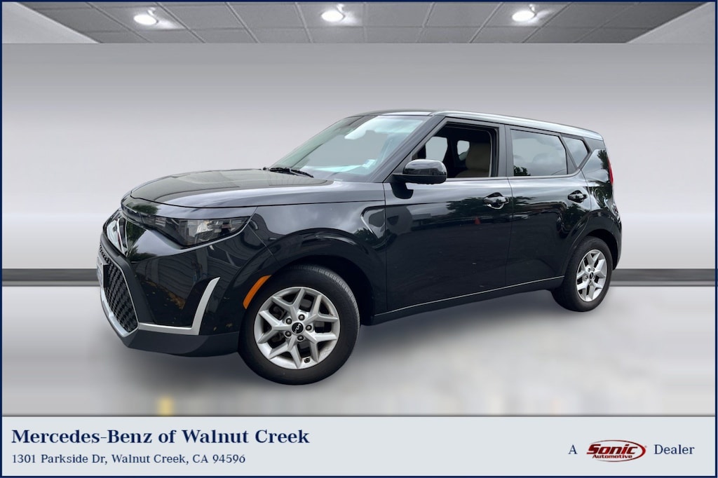 Used 2023 Kia Soul LX IVT Hatchback