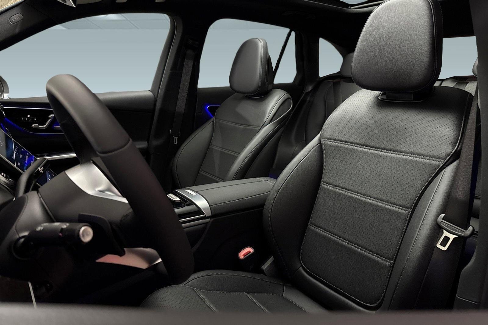 2026 Mercedes-Benz GLC 300 4MATIC SUV photo 4