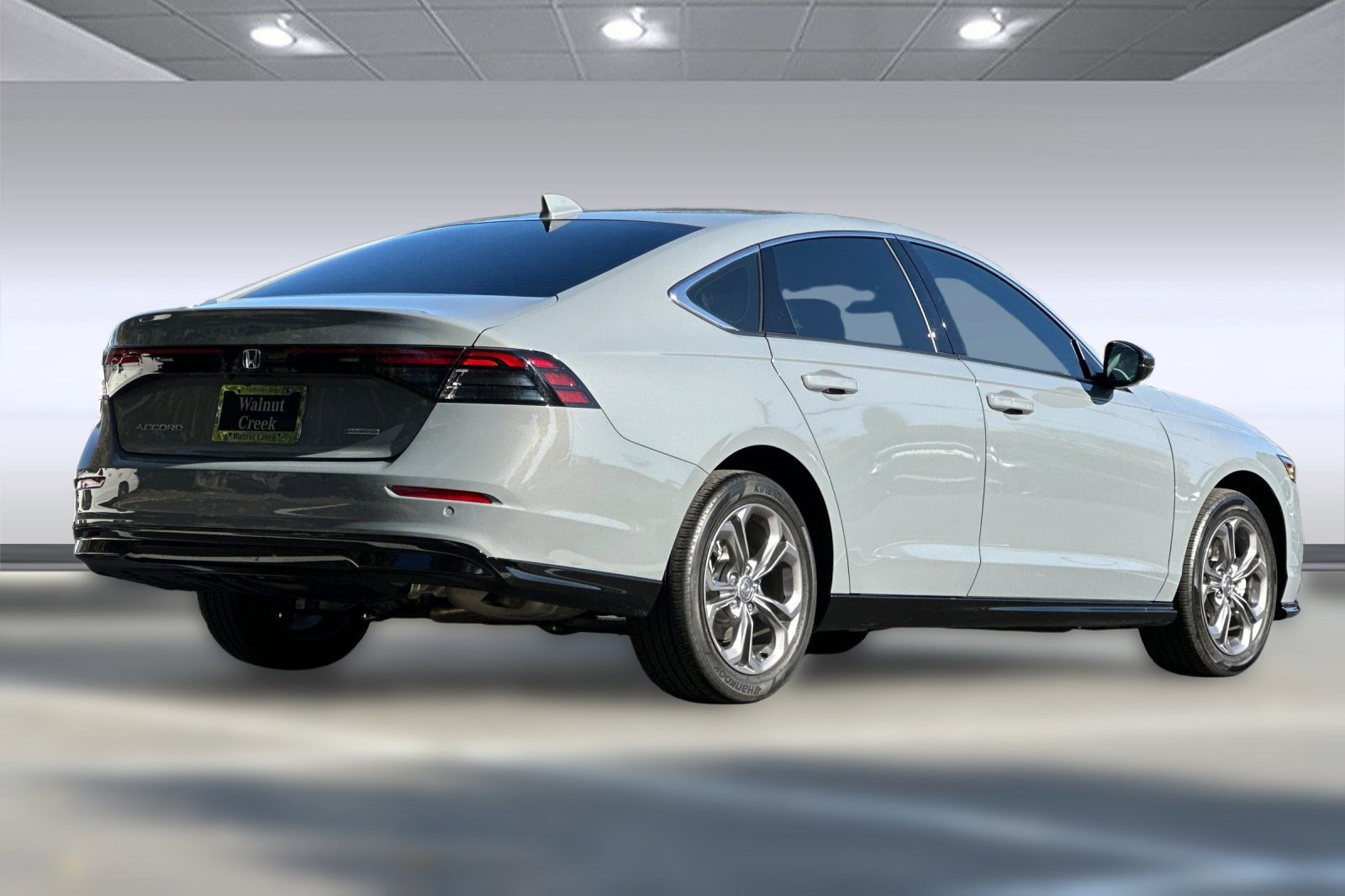 2023 Honda Accord Hybrid EX-L photo 3