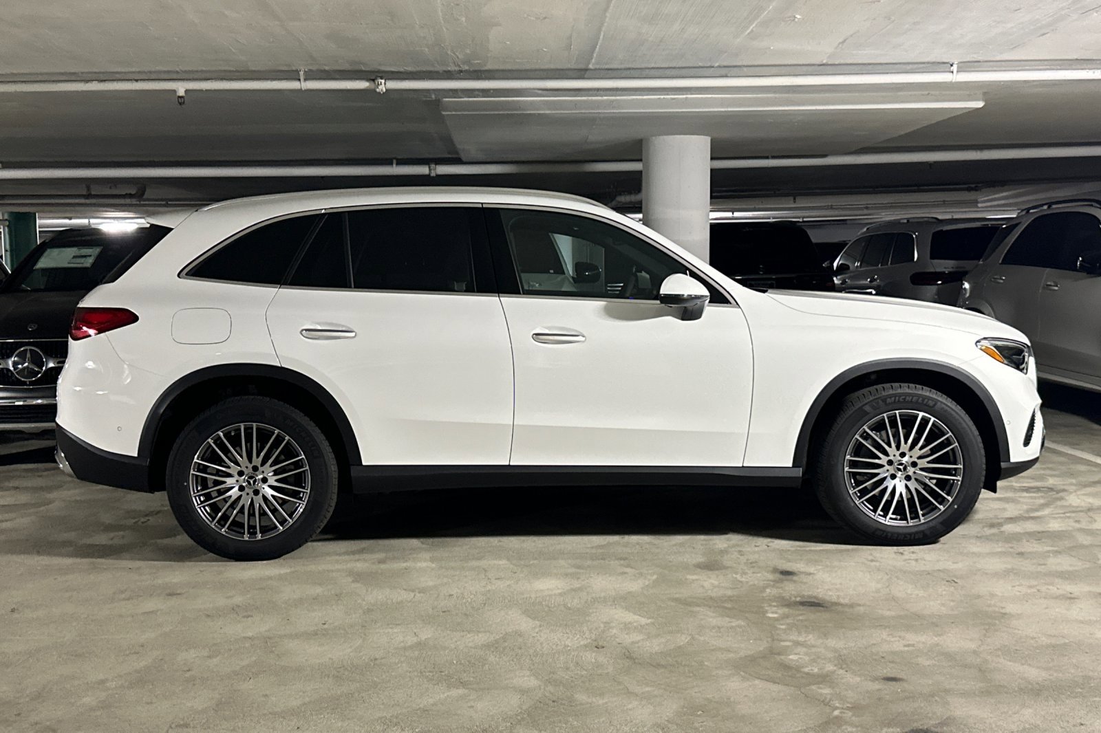2026 Mercedes Benz GLC 300 4MATIC photo 2
