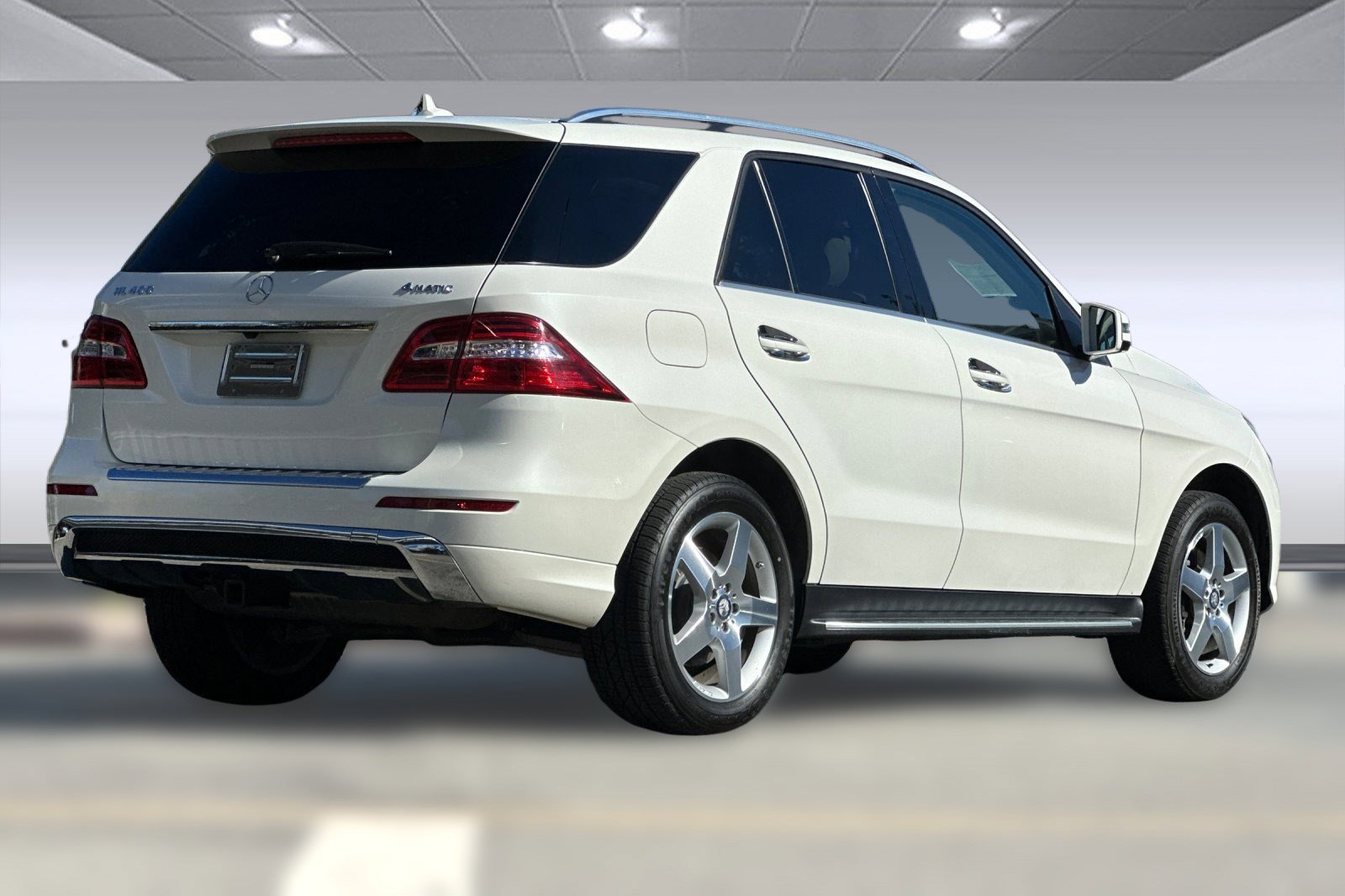 2015 Mercedes Benz ML 400 4MATIC photo 3