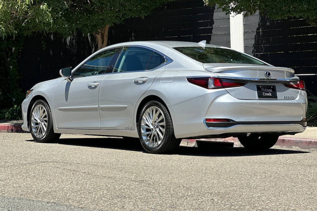 Used 2019 Lexus ES 300h Luxury FWD Sedan