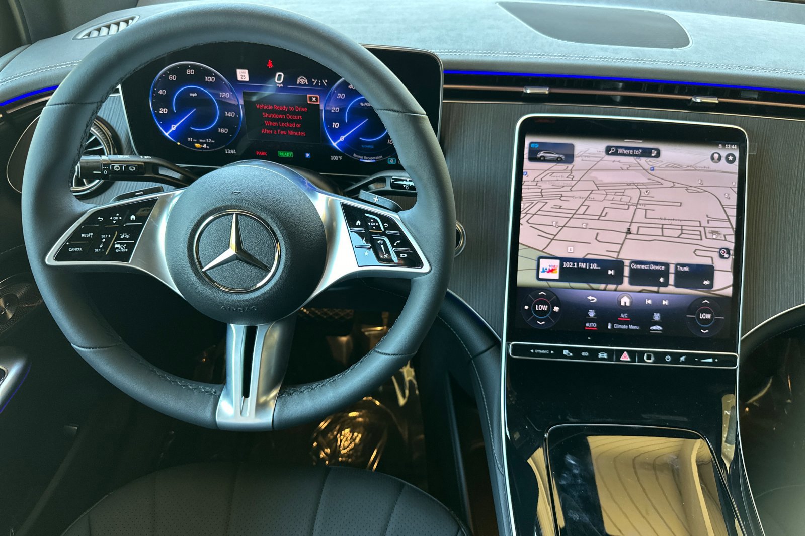 2025 Mercedes Benz 350 4MATIC photo 3