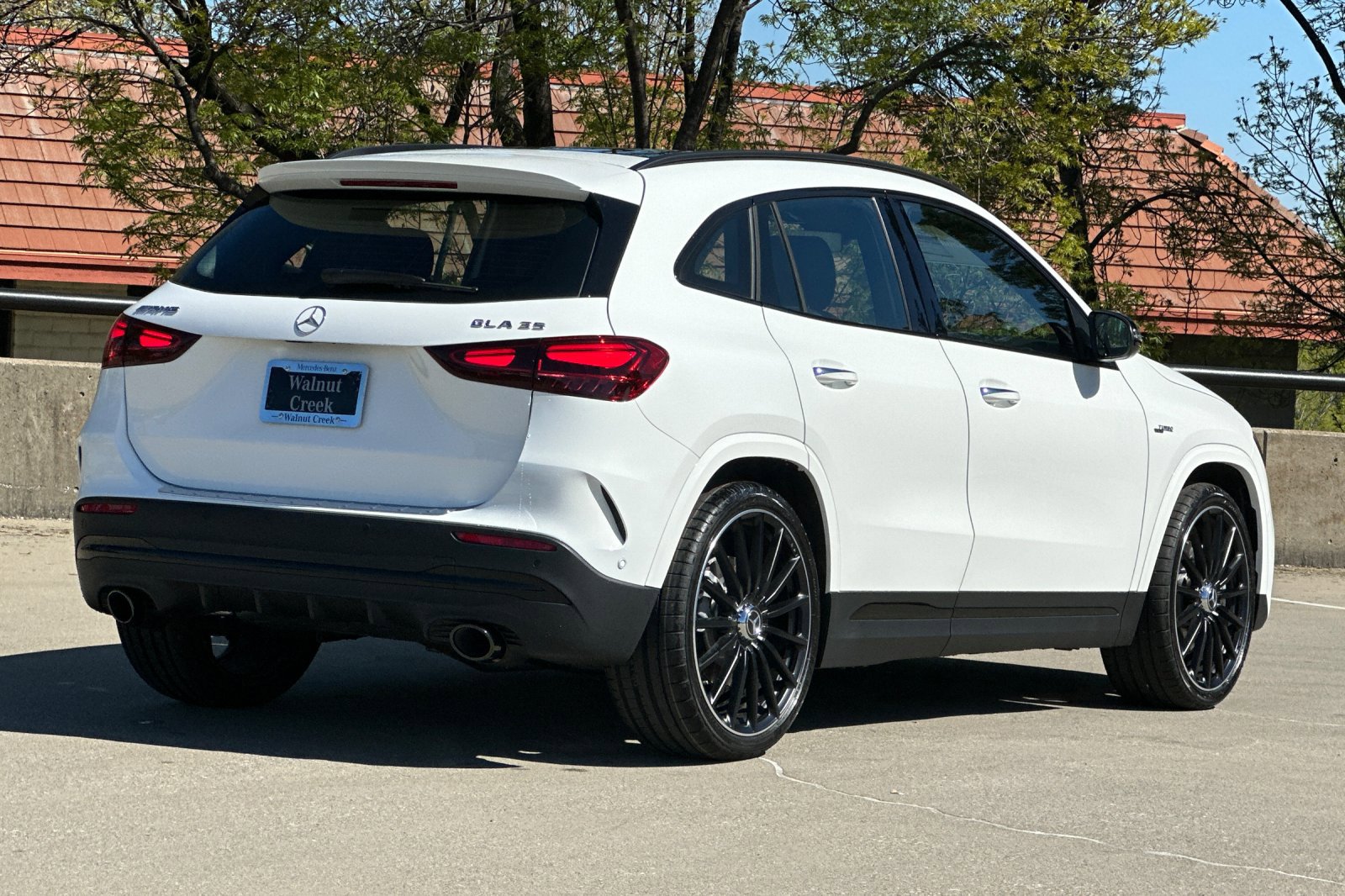 2024 Mercedes Benz GLA AMG 35 4MATIC photo 3