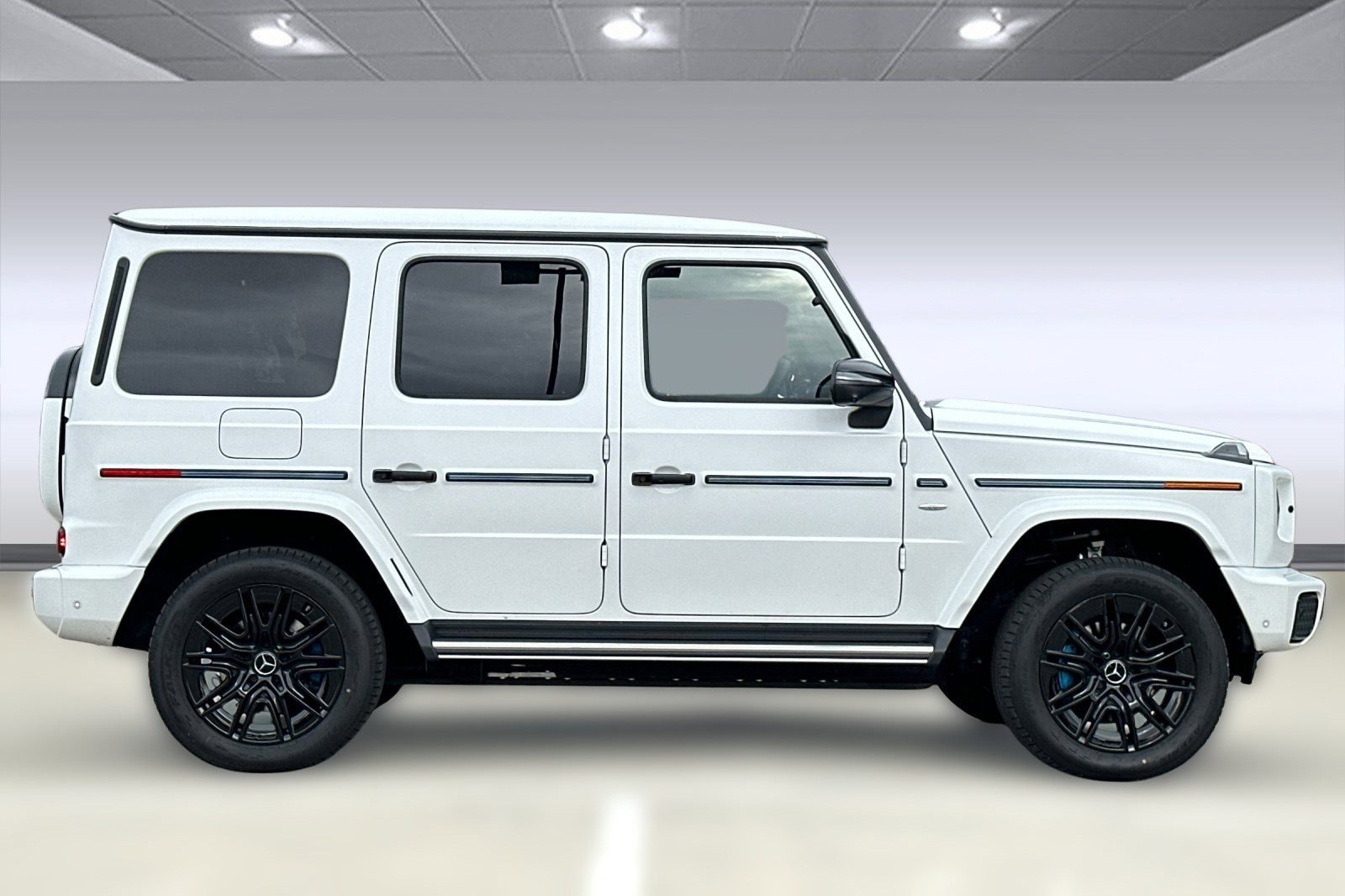 2025 Mercedes Benz G photo 3