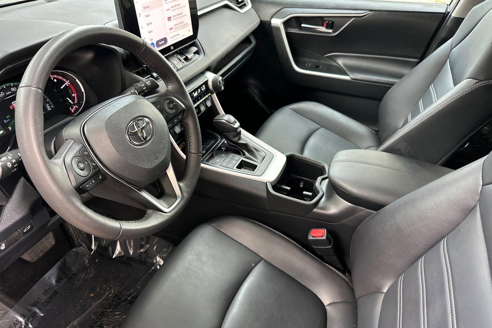 2023 Toyota RAV4 XLE Premium photo 3