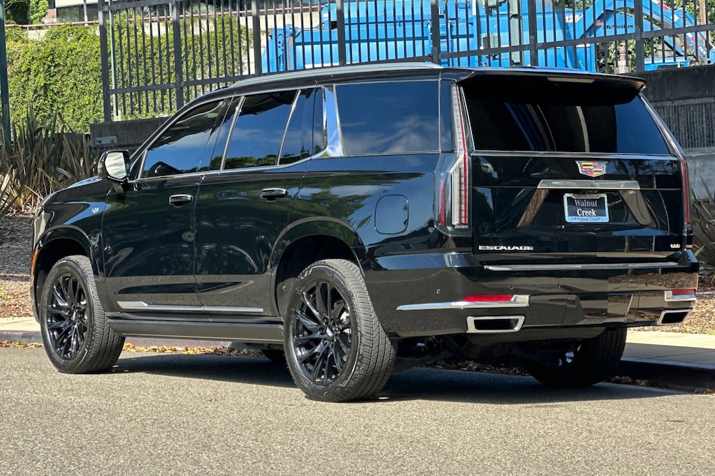 Used 2025 CADILLAC Escalade 4WD 4dr Premium Luxury SUV