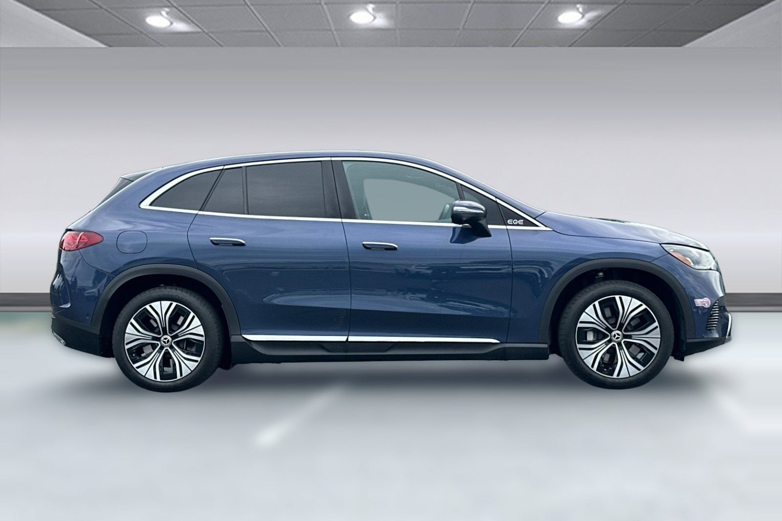 2023 Mercedes-Benz EQE 350 4MATIC SUV photo 3