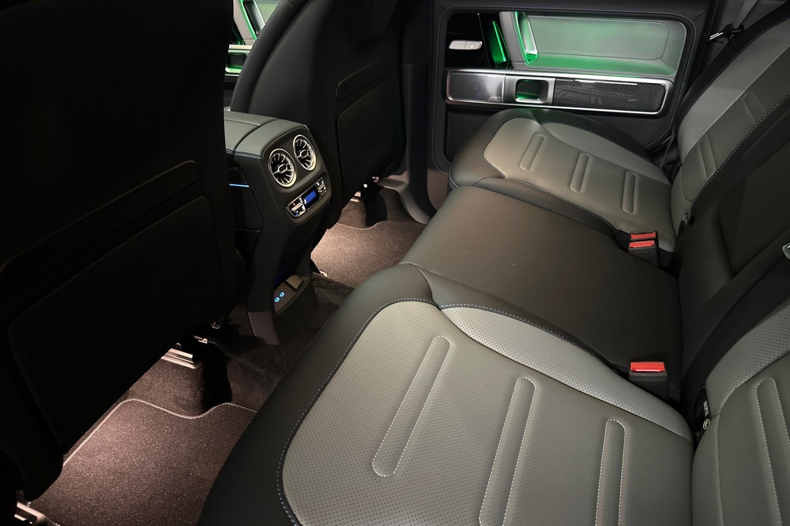 2025 Mercedes-Benz G-Class G580 - Photo 23