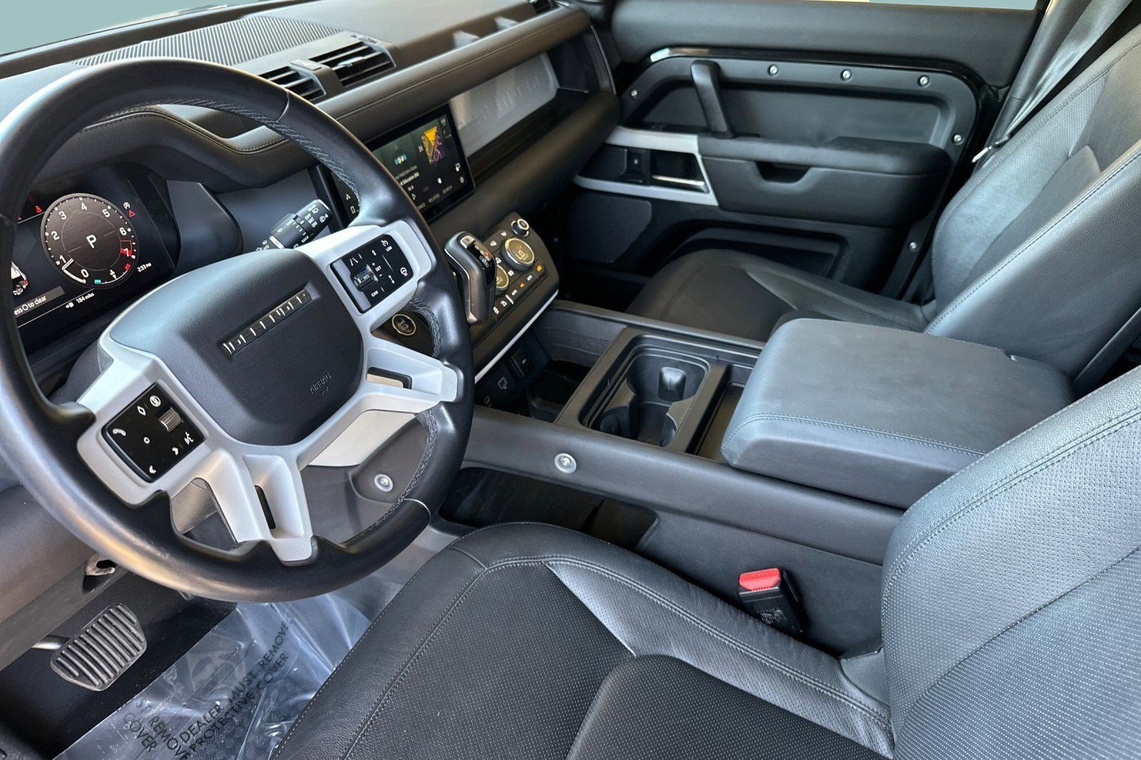 2024 Land Rover Defender 110 S photo 4