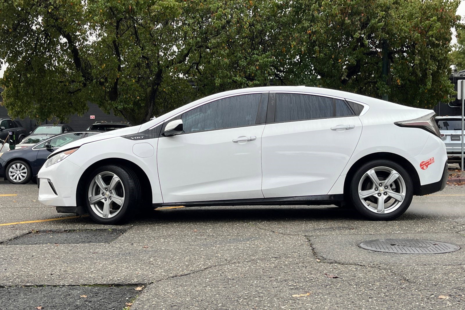 2018 Chevrolet Volt LT photo 2