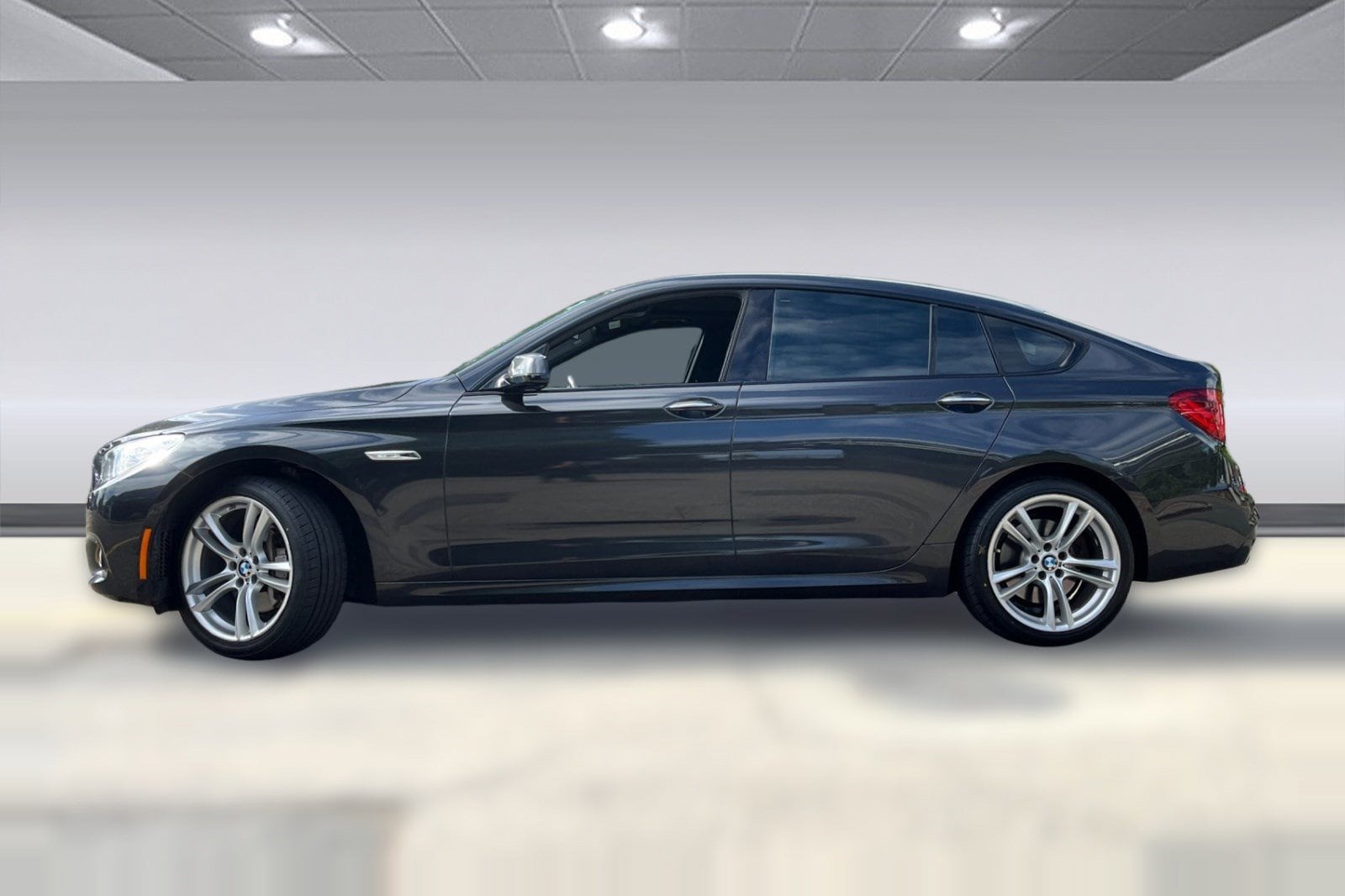 2012 BMW 5 Series Gran Turismo 5dr 535i Gran Turismo RWD photo 2